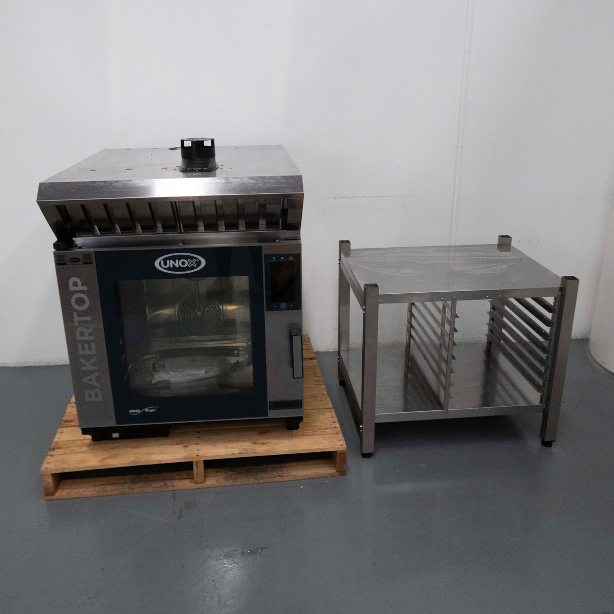 Unox XEBC-06EU-EPRM Combi Oven With Stand and Exhaust Hood - 800505