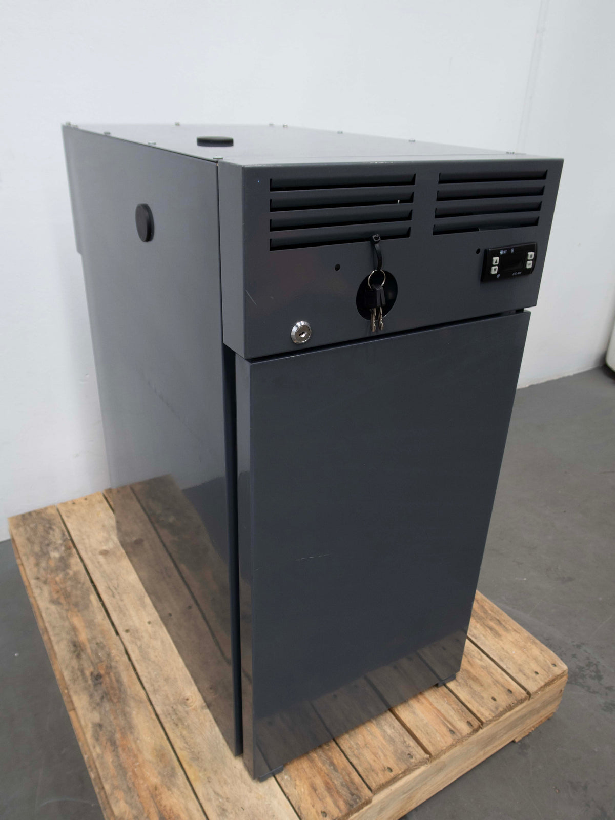 Hussmann TG100-BF Milk Bladder Refrigerator - 825338