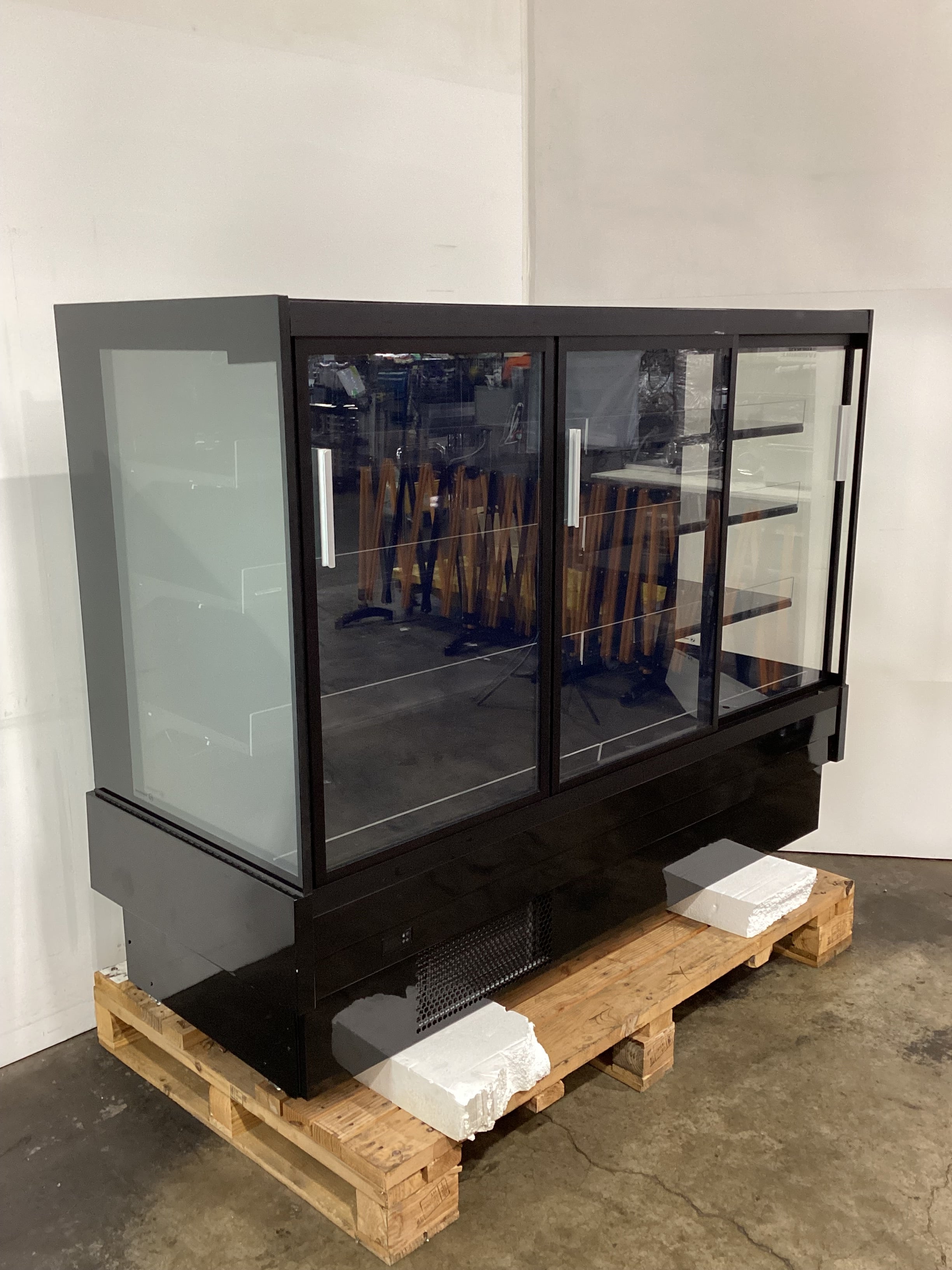 Hussmann SGND153S-3 Reach In Display Fridge - 836320