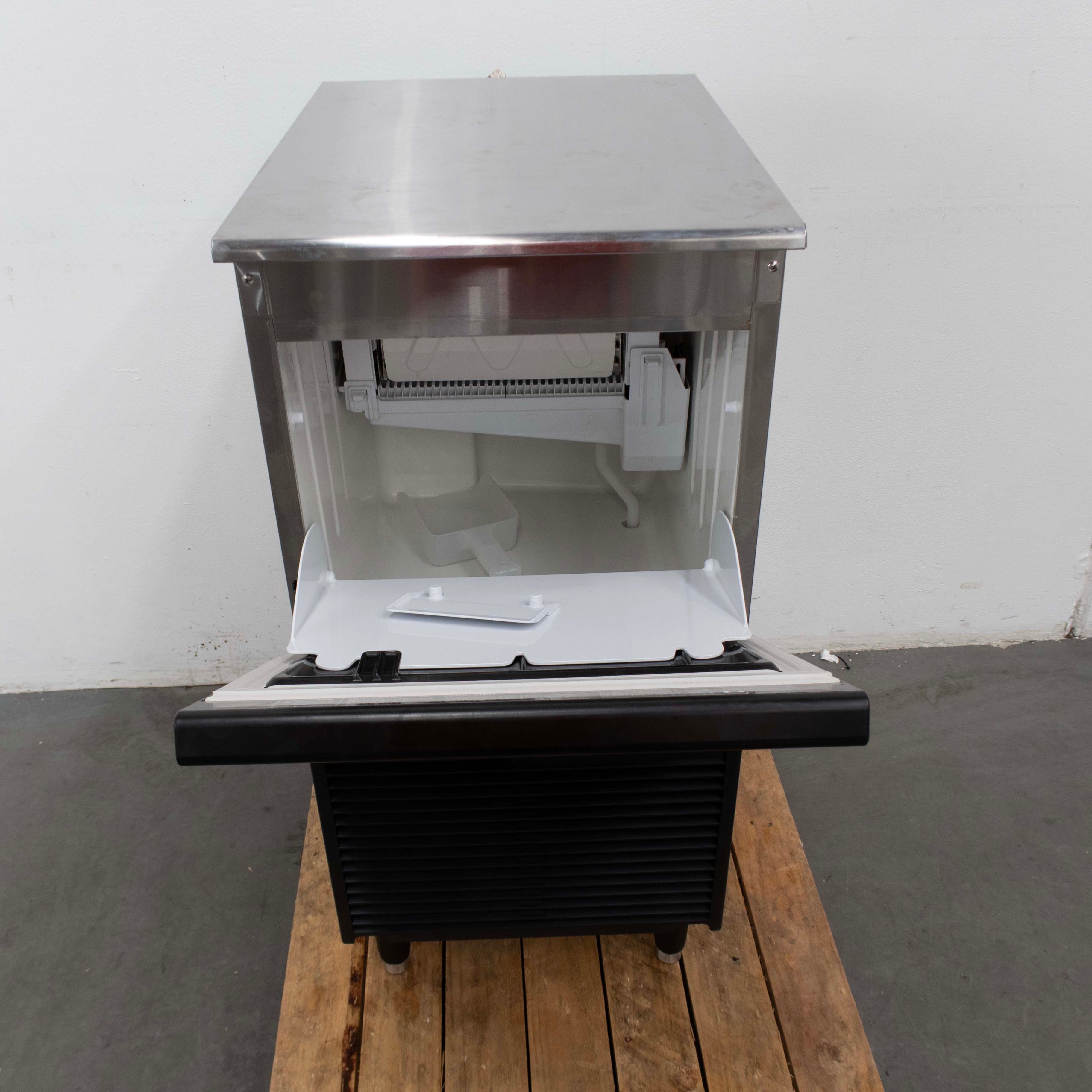 Hoshizaki KM-40CHC Ice Machine - 855254