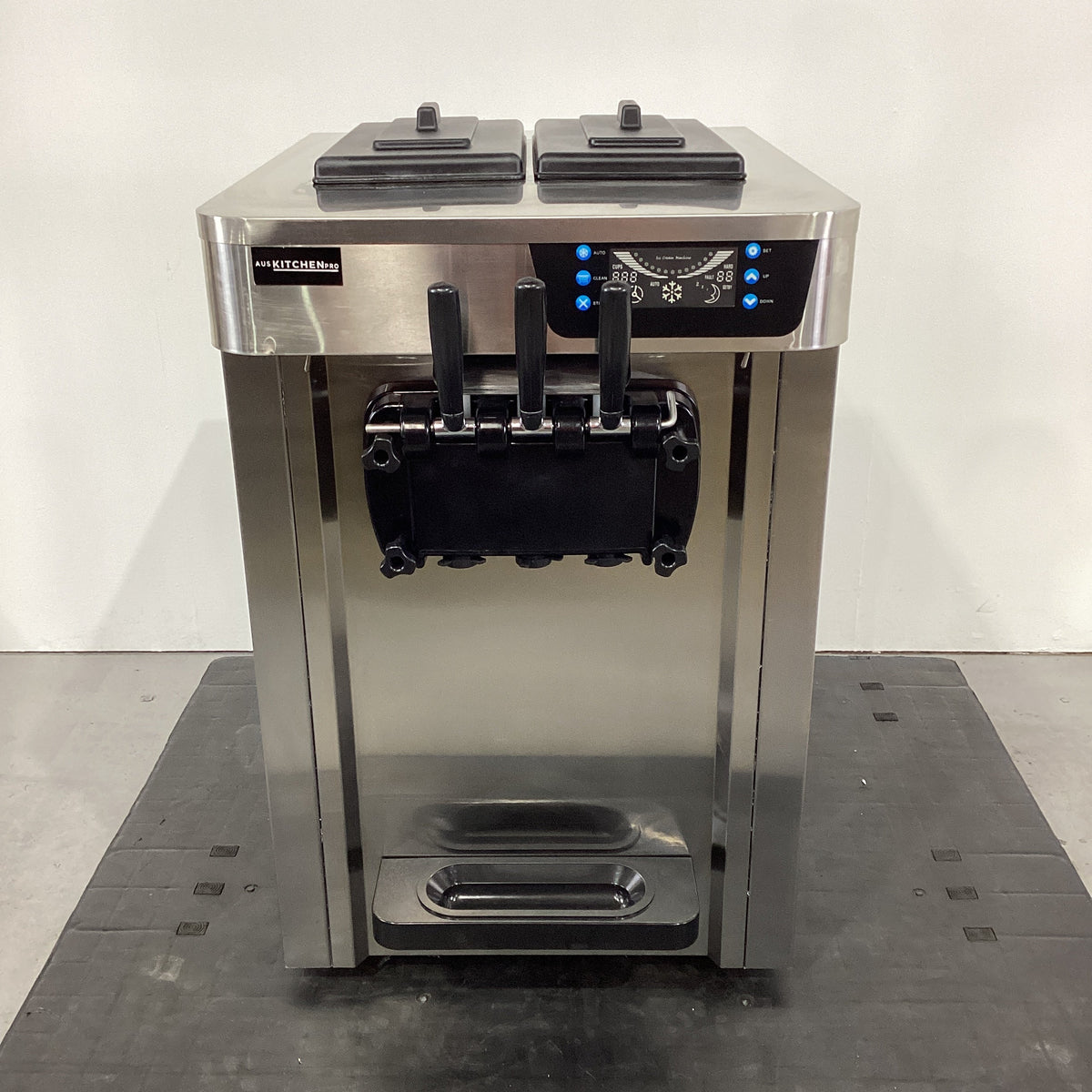 Aus Kitchen Pro AUSKPSS22AB Soft Serve Ice Cream Machine - 865535