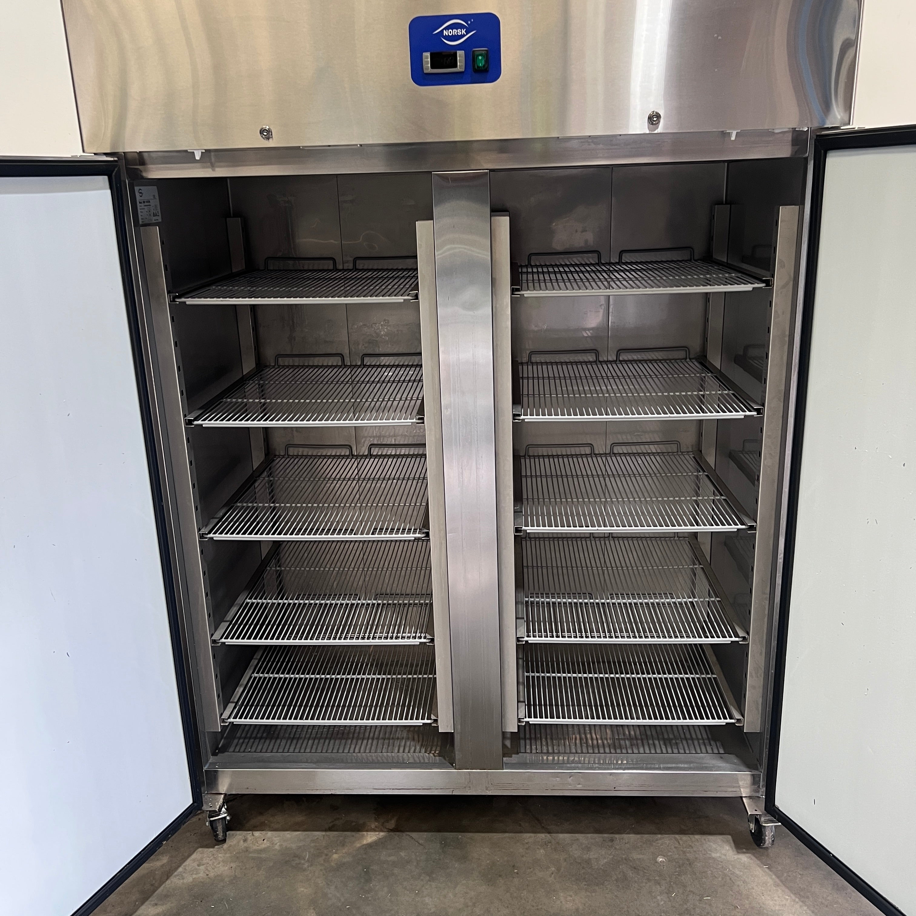 Norsk NSK-1410TN Upright Fridge - 868383
