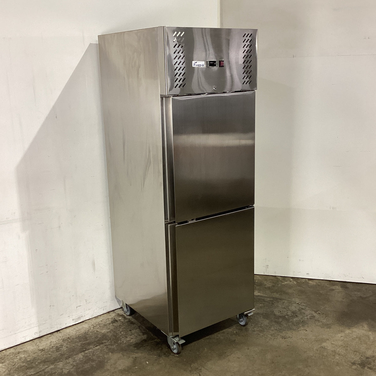 FED-X XURF600S1V Upright Freezer - 869640