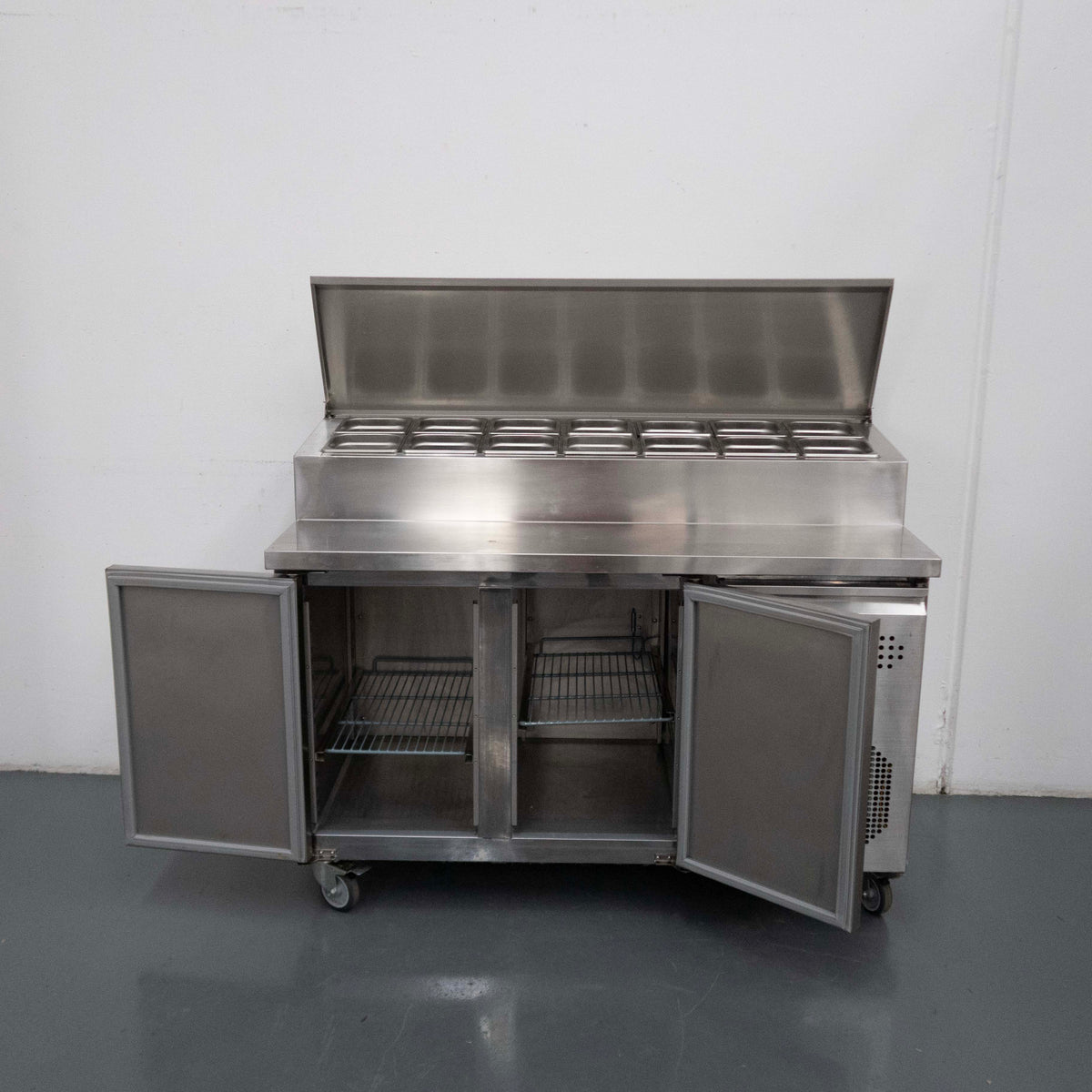 Exquisite MTC263H Sandwich Prep Fridge - 875740