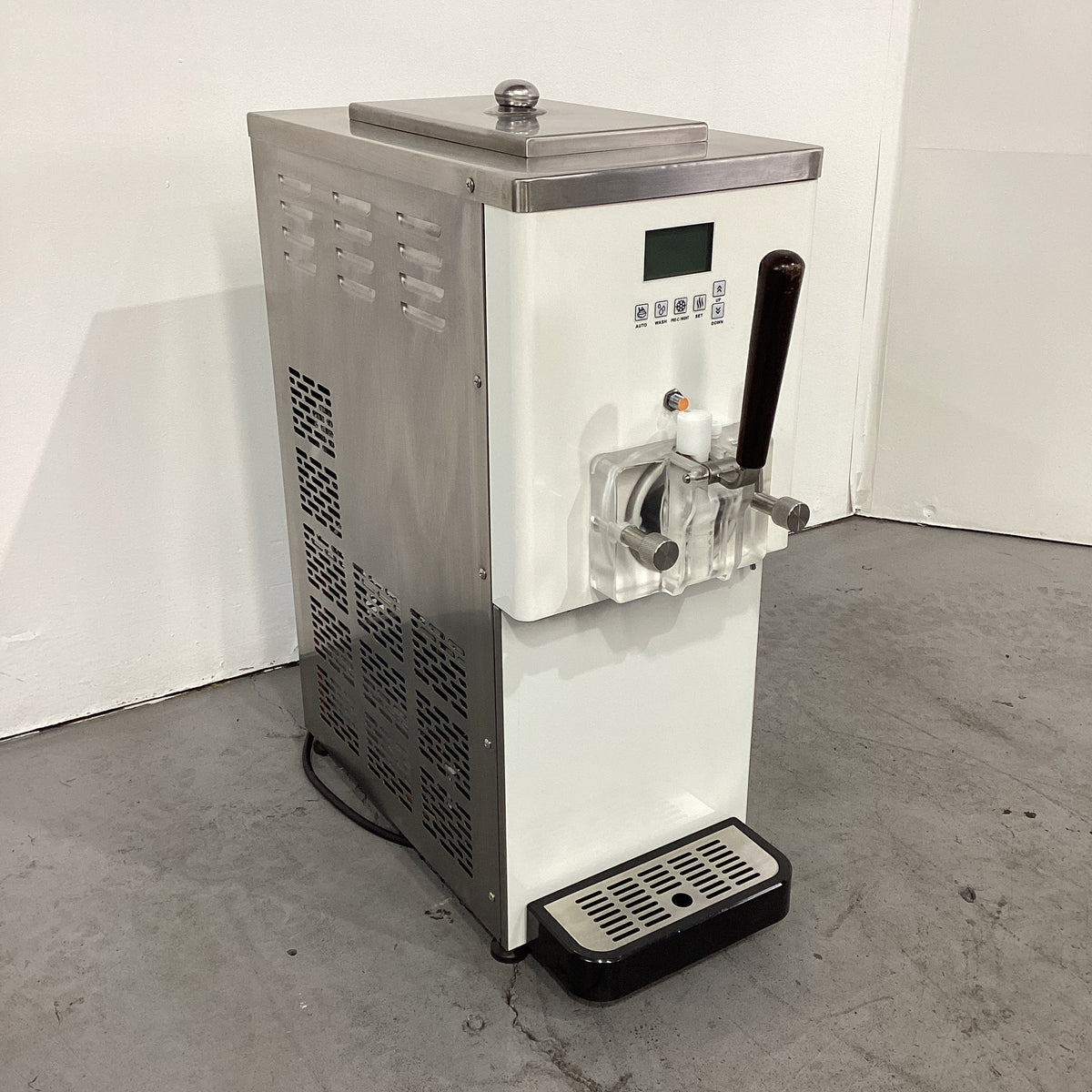 Mama Mia M-50 Soft Serve Machine - 884752