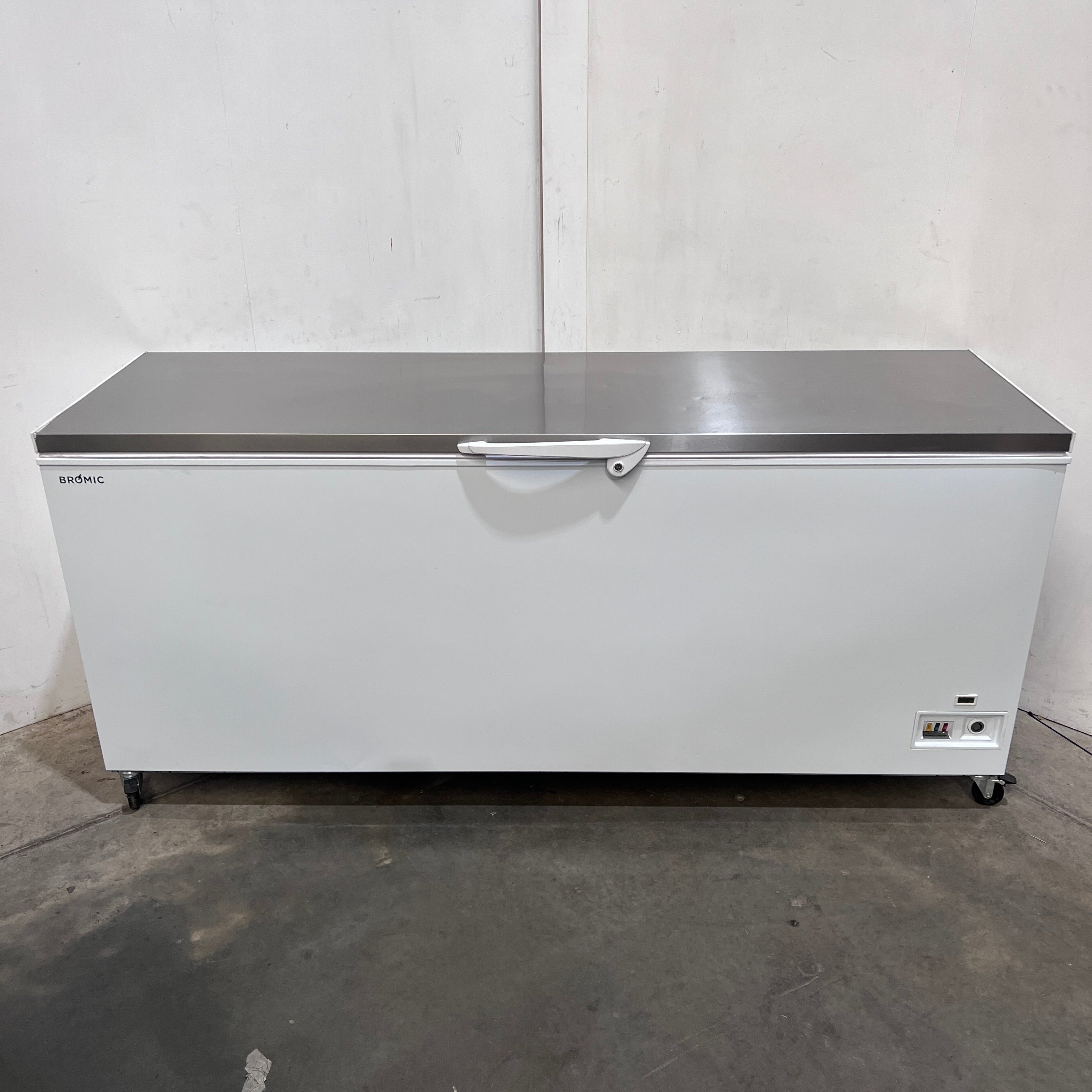 Bromic 3735306-NR - CF0700FTSS-NR Chest Freezer - 888382