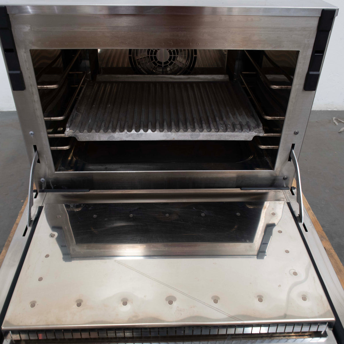 Unox XESR-03HS-EDDN Speed Oven - 889200