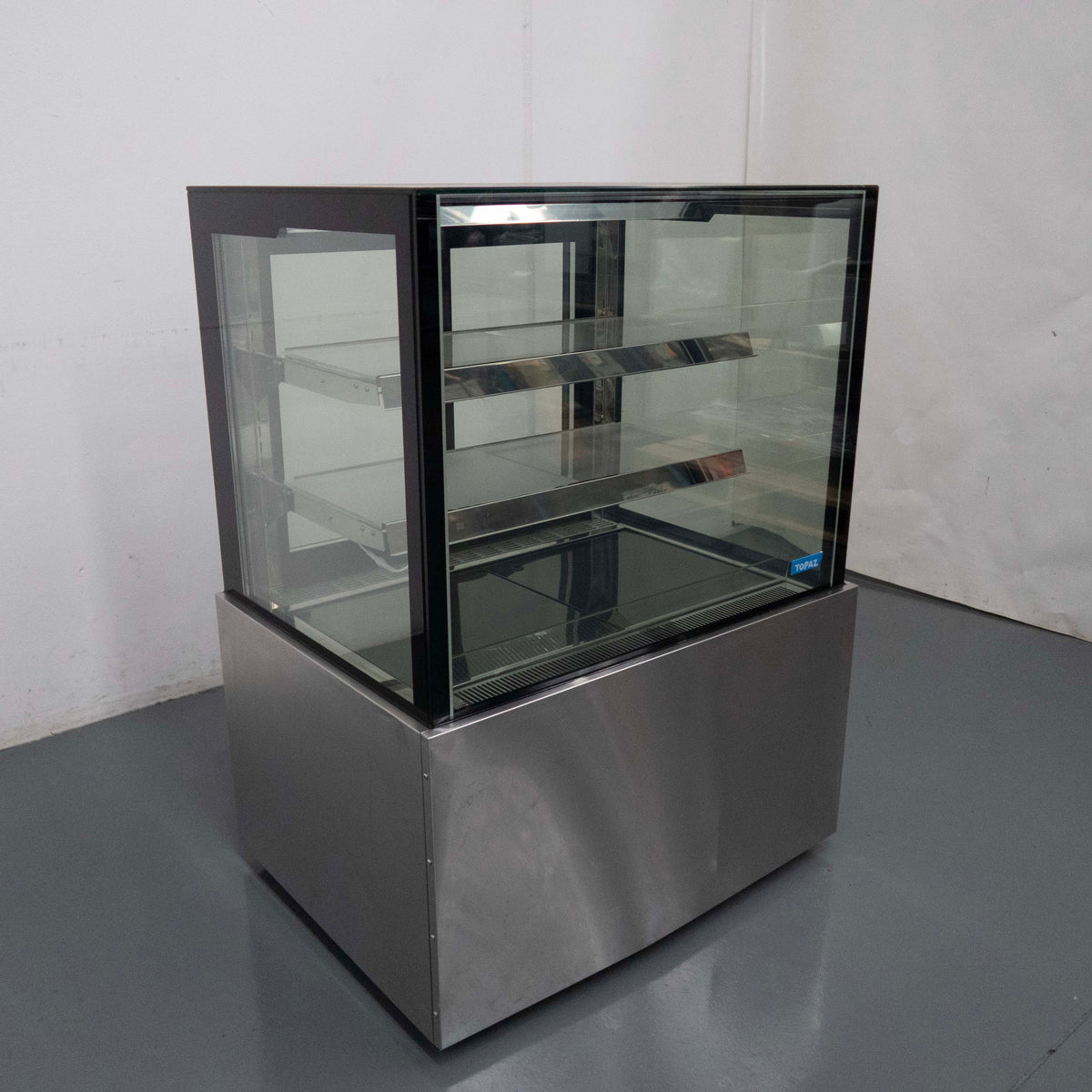 Topaz HTG9 Cake Display - 895284