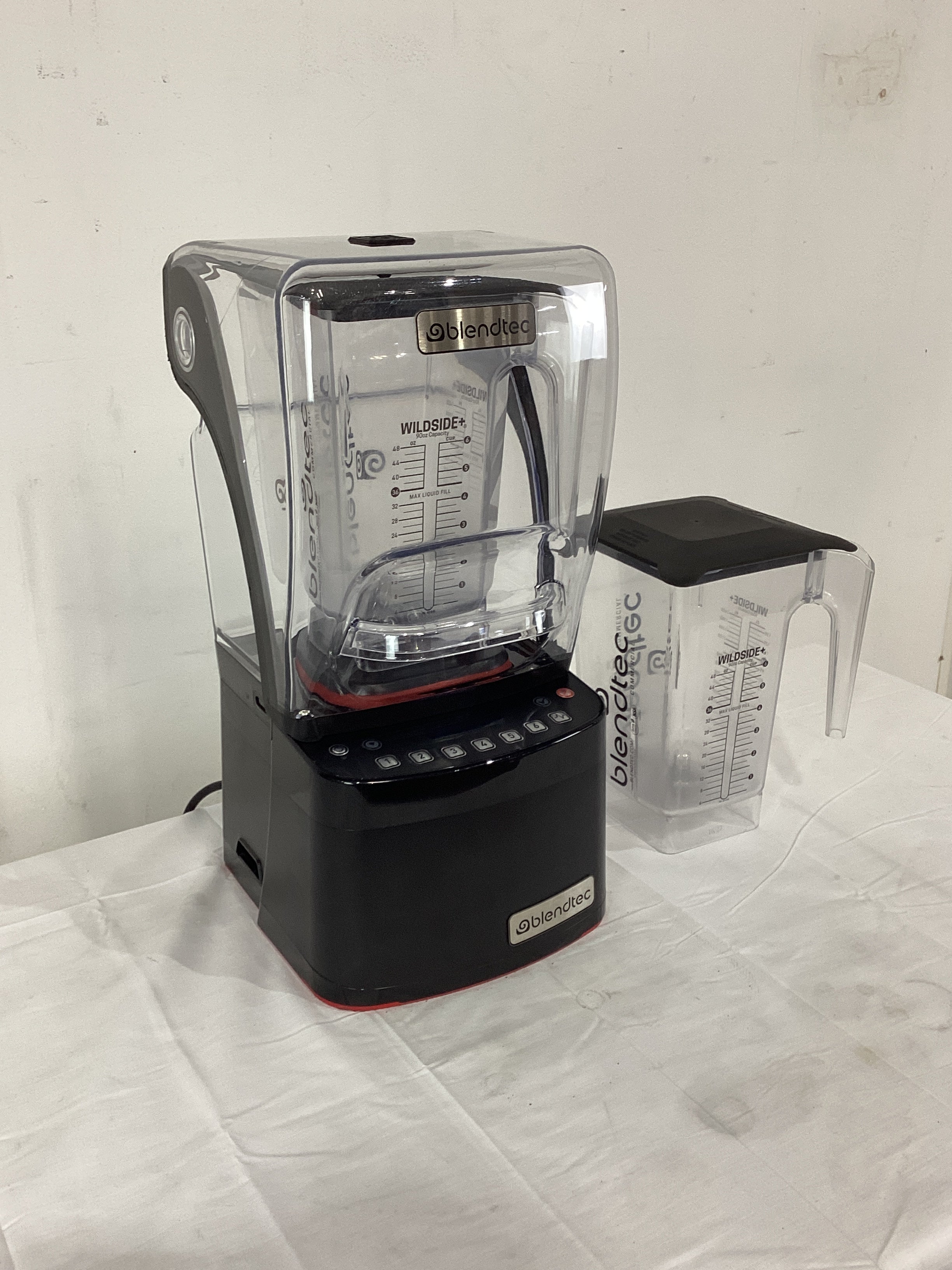 Blendtec CQB1 Blender + 2x Jugs - 896121