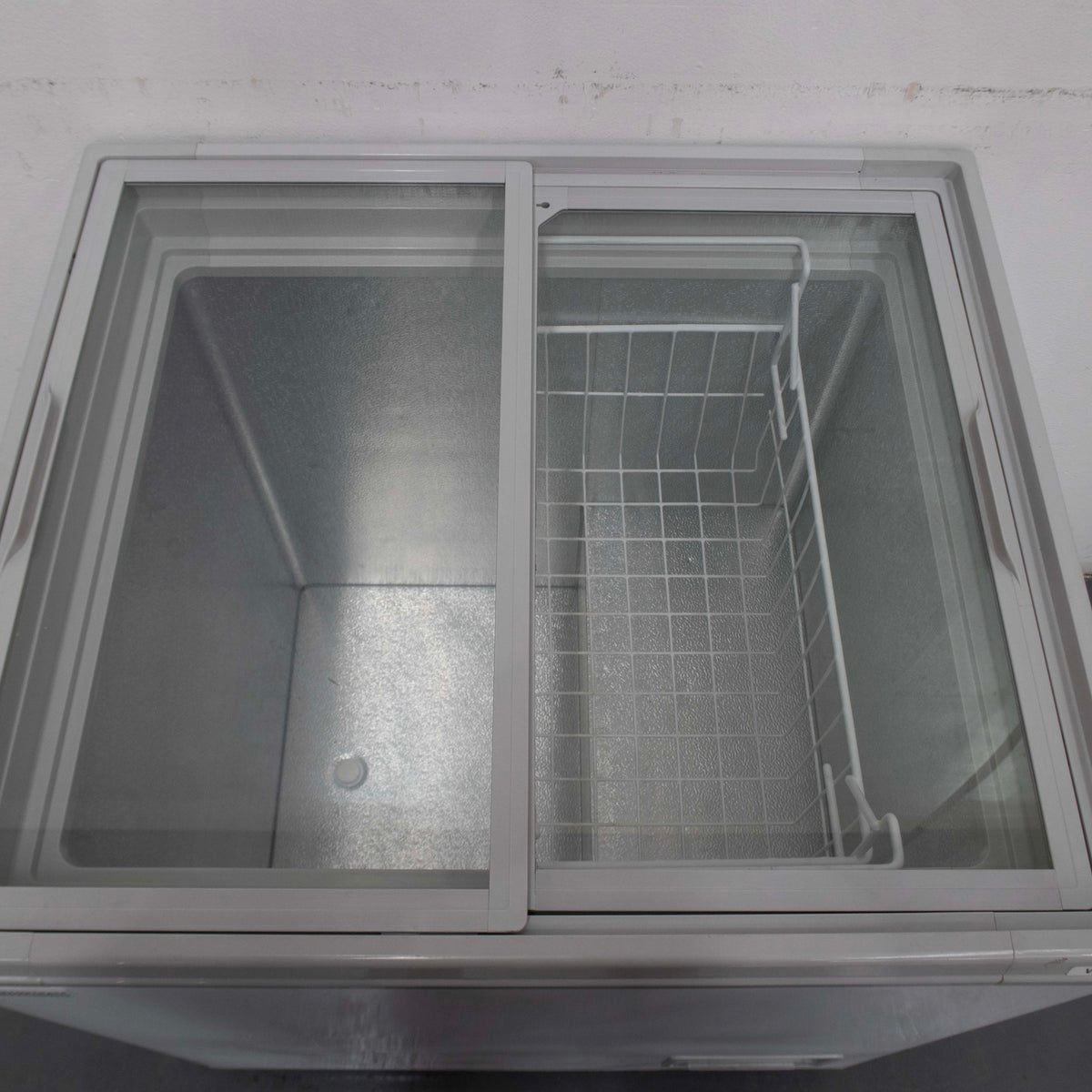 Thermaster WD-200F Chest Freezer - 902952