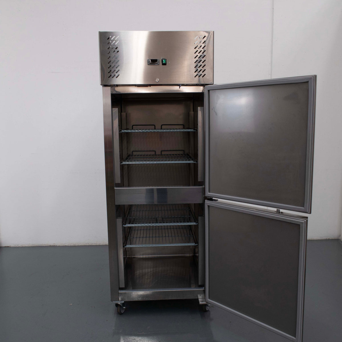Federal XURC650S1V Upright Fridge - 903104
