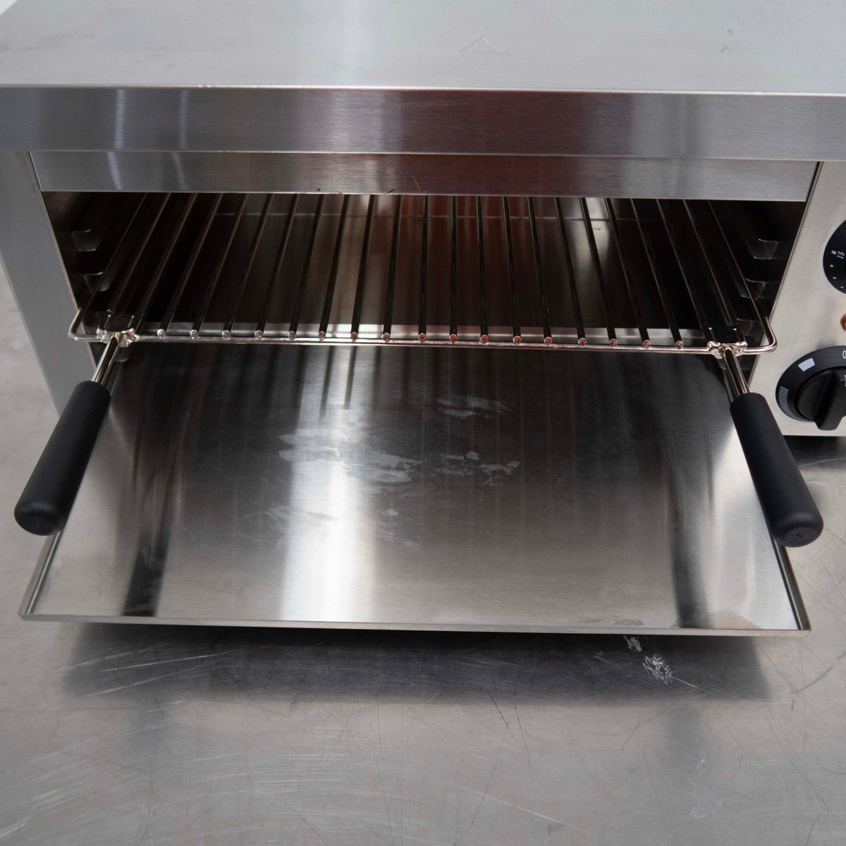 Benchstar AT-936E Toaster/Salamander - 909108