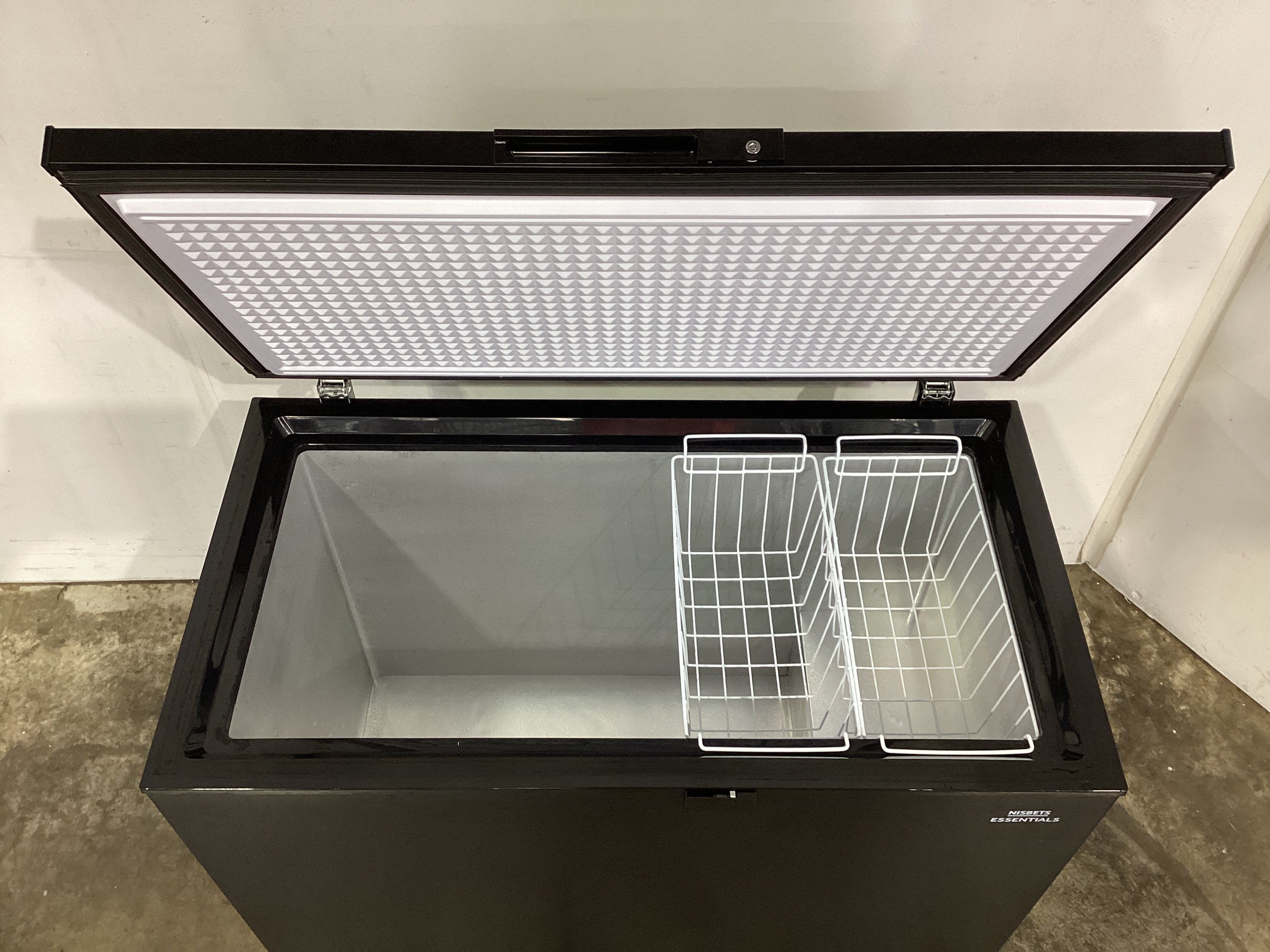 Nisbets DA536-A Chest Freezer - 920595