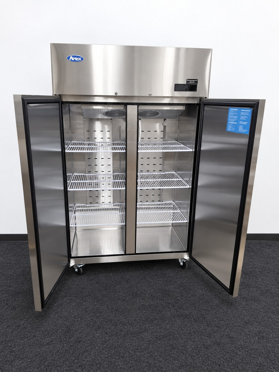 Atosa YBF9219GR Upright Freezer - 934850