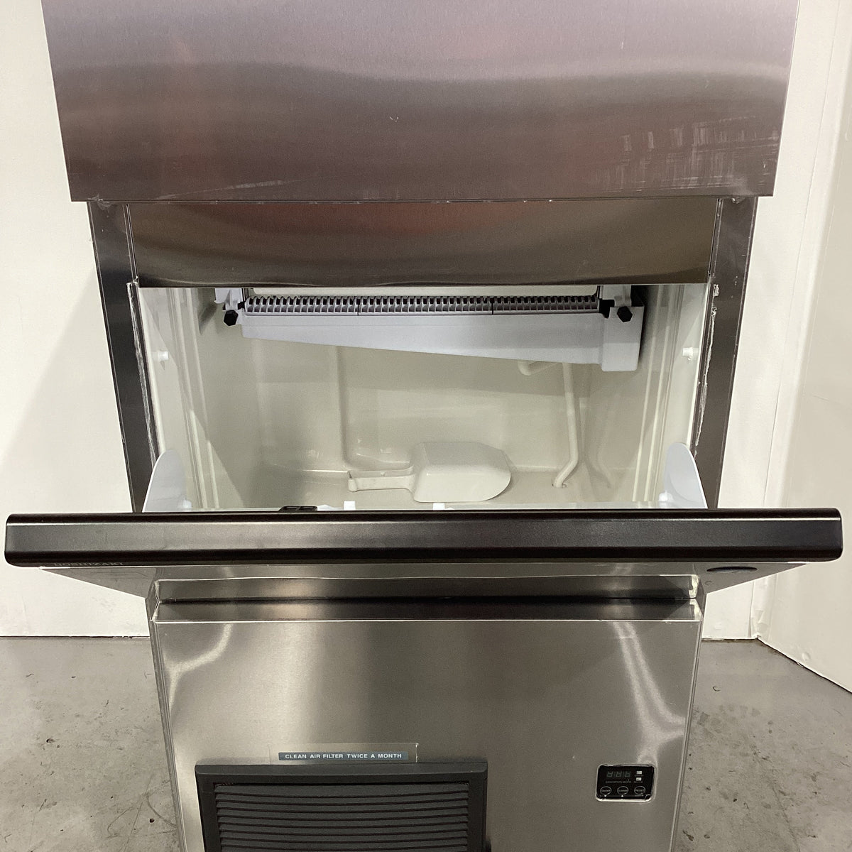 Hoshizaki KM-140C-HC Ice Machine + Water Filter - 940421