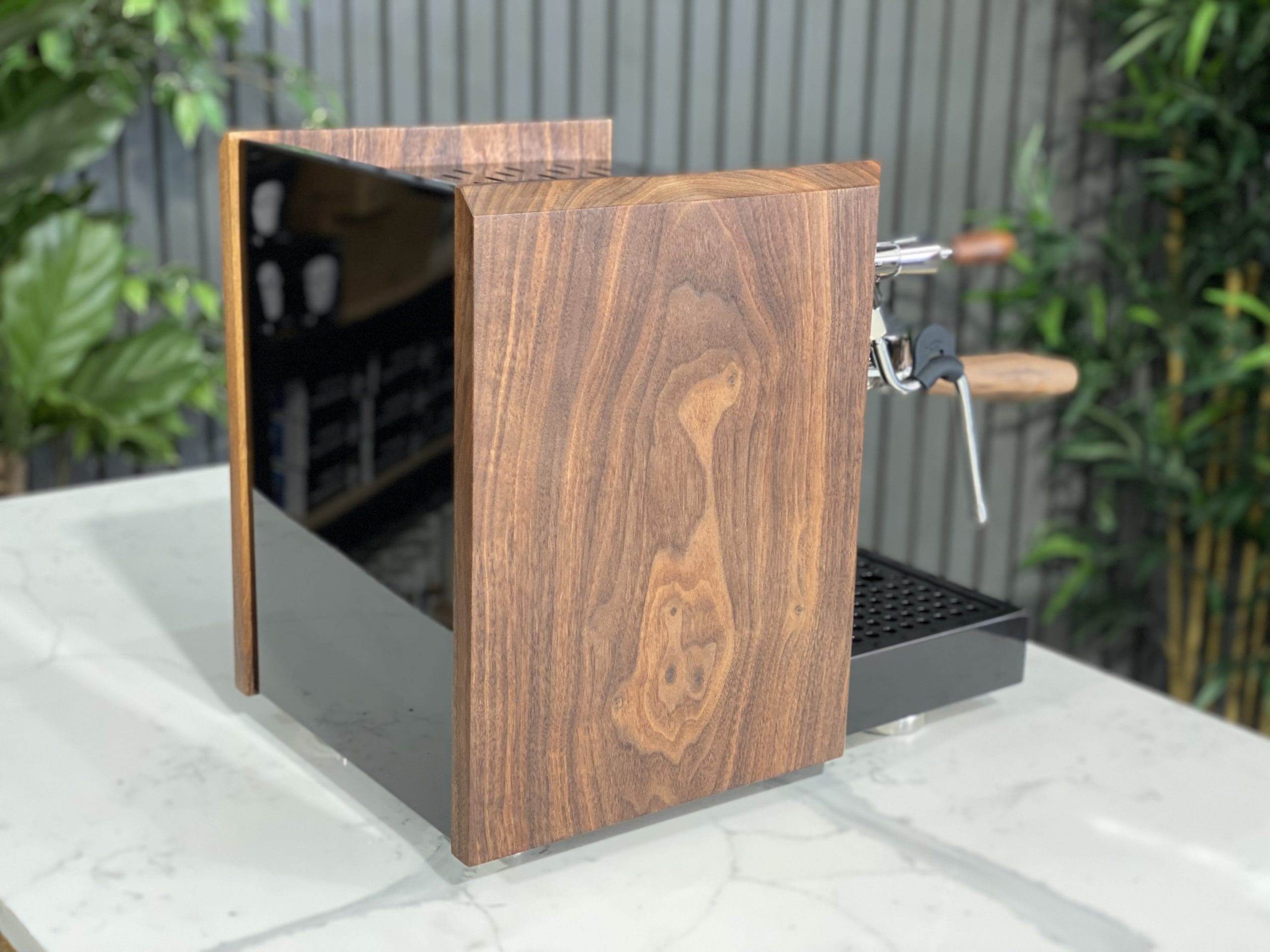 Bellezza Chiara Leva Black - 1 Group Commercial Espresso Machine - Timber