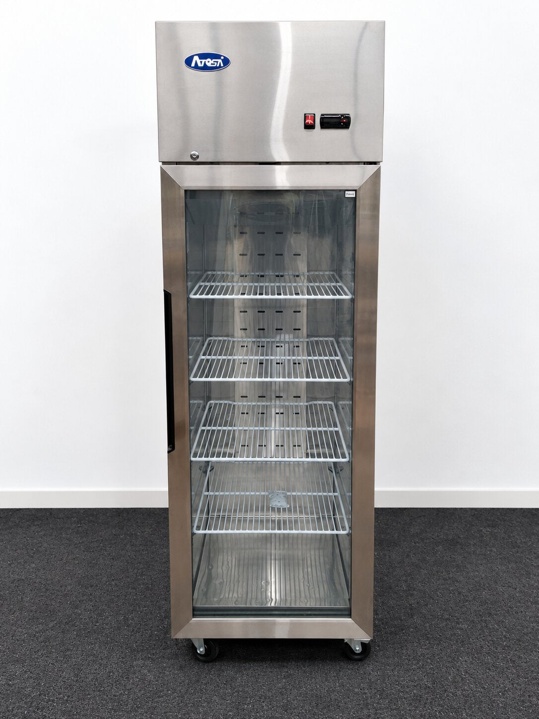 Atosa YCF9407GR Upright Freezer - 927325