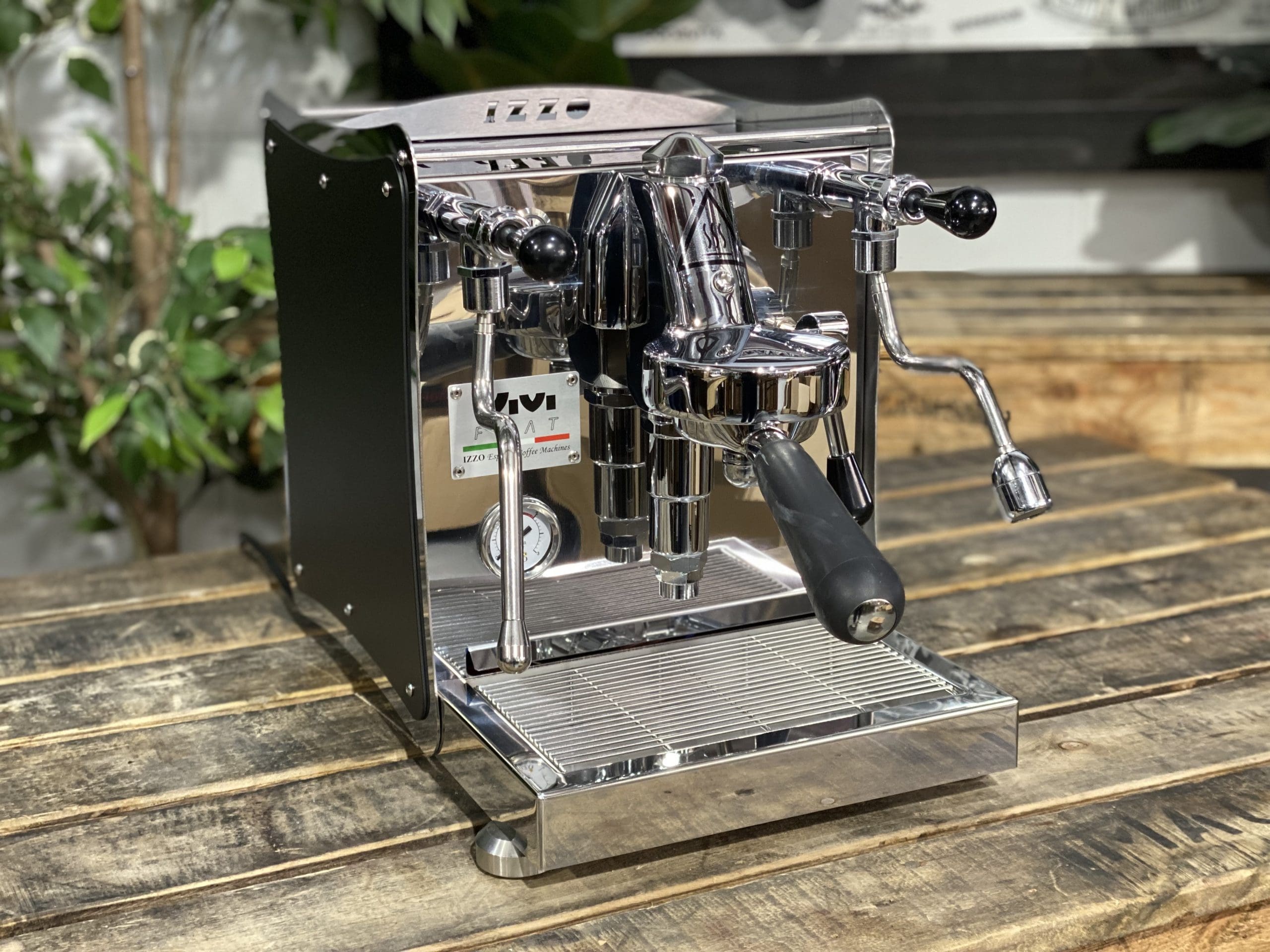 Izzo Vivi Flat - 1 Group Commercial Espresso Machine - Black