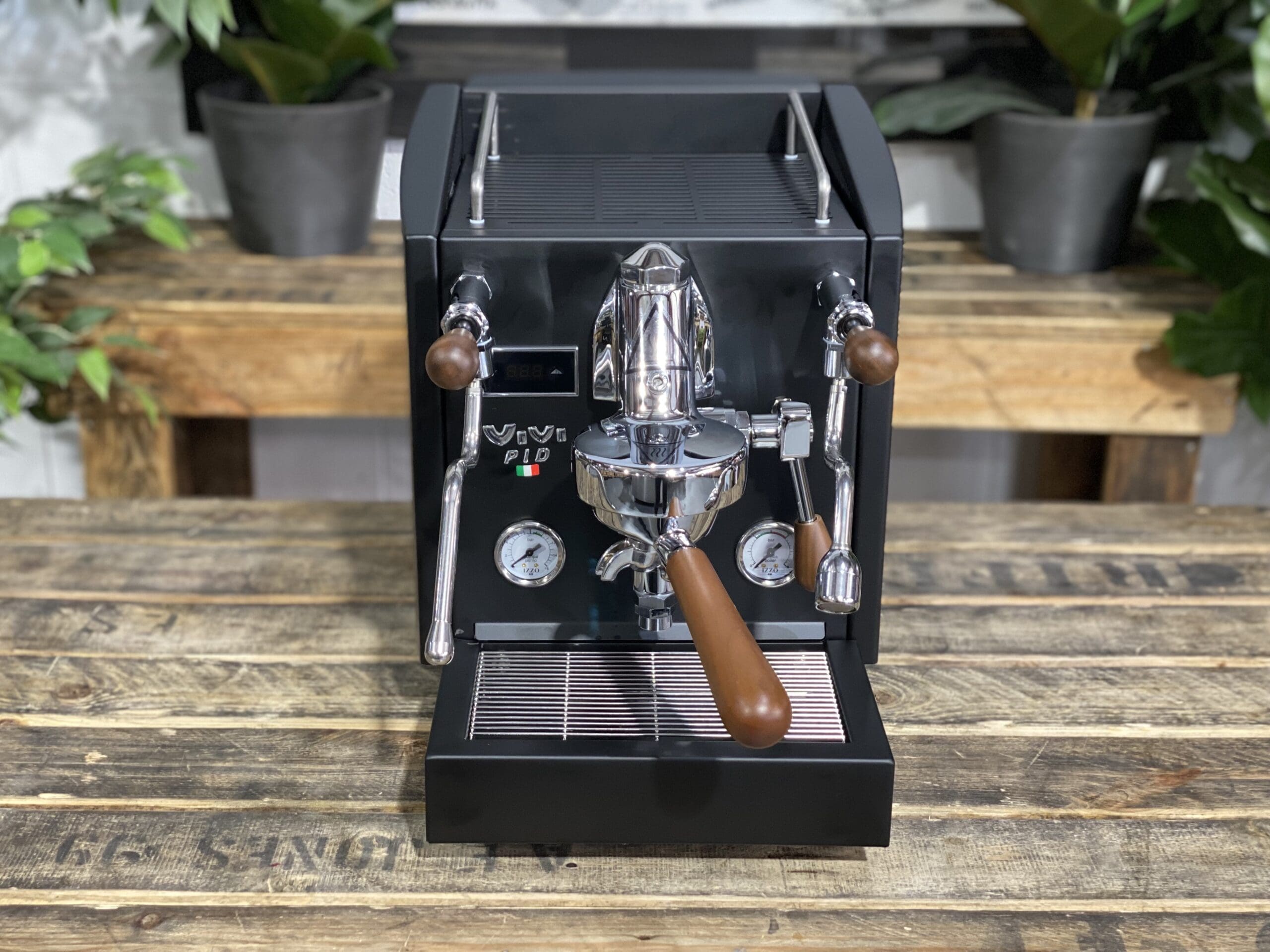 Izzo ViVi PID Black & Nero Edition - 1 Group Commercial Espresso Machine - Timber
