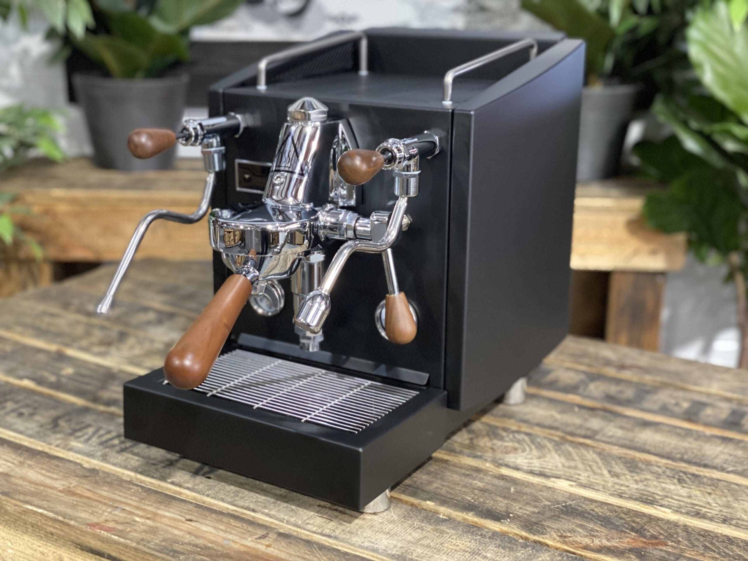 Izzo ViVi PID Black & Nero Edition - 1 Group Commercial Espresso Machine - Timber