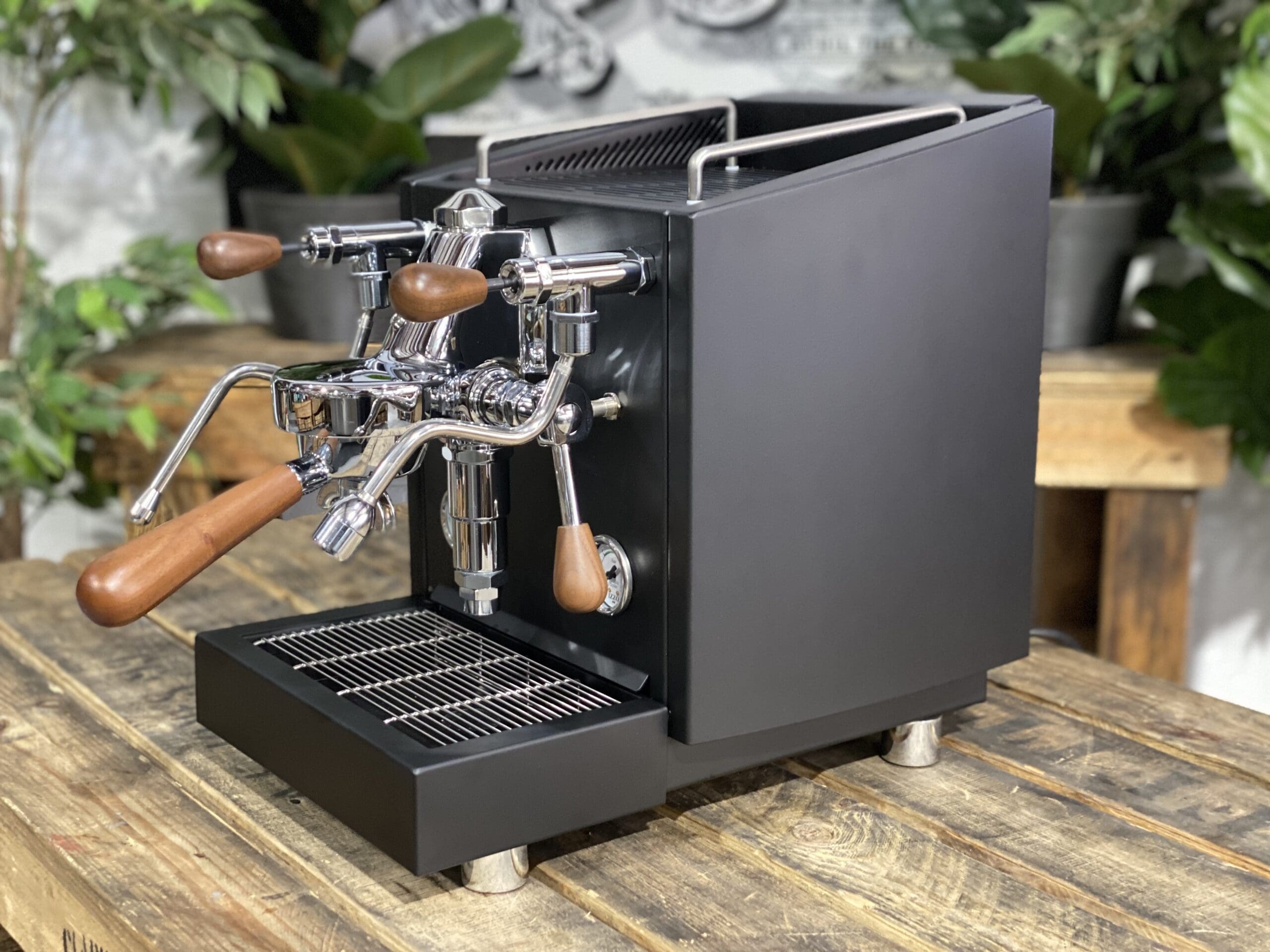 Izzo ViVi PID Black & Nero Edition - 1 Group Commercial Espresso Machine - Timber