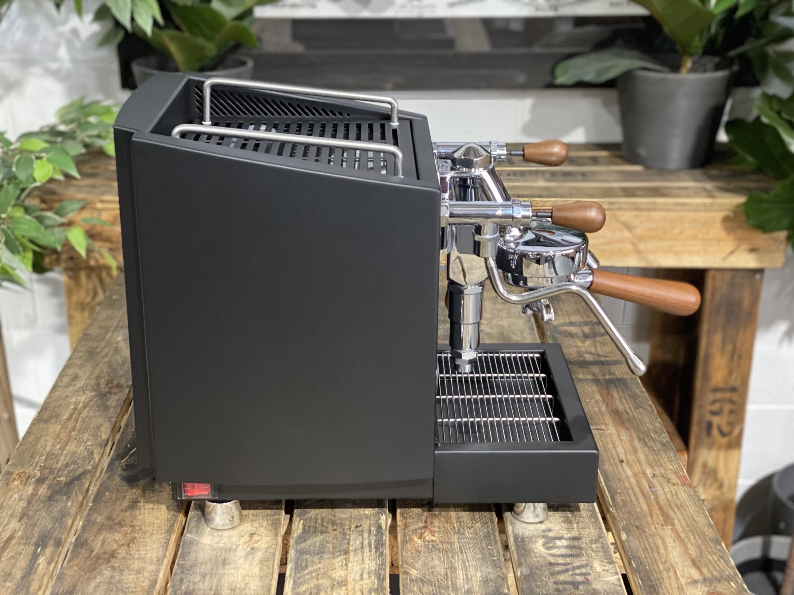 Izzo ViVi PID Black & Nero Edition - 1 Group Commercial Espresso Machine - Timber