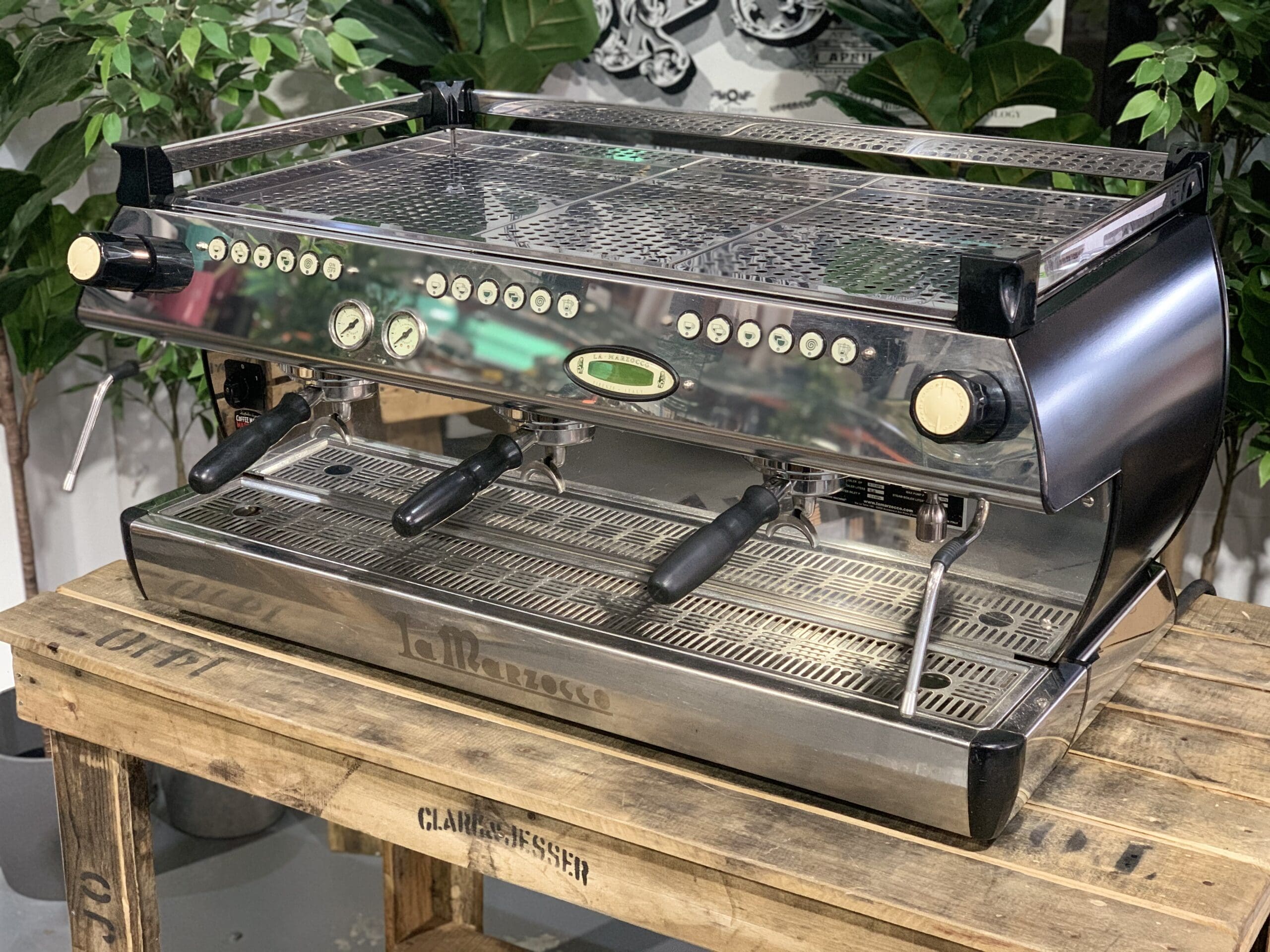 La Marzocco GB5 3 Group Black with Gold Badge & Lions - 18379