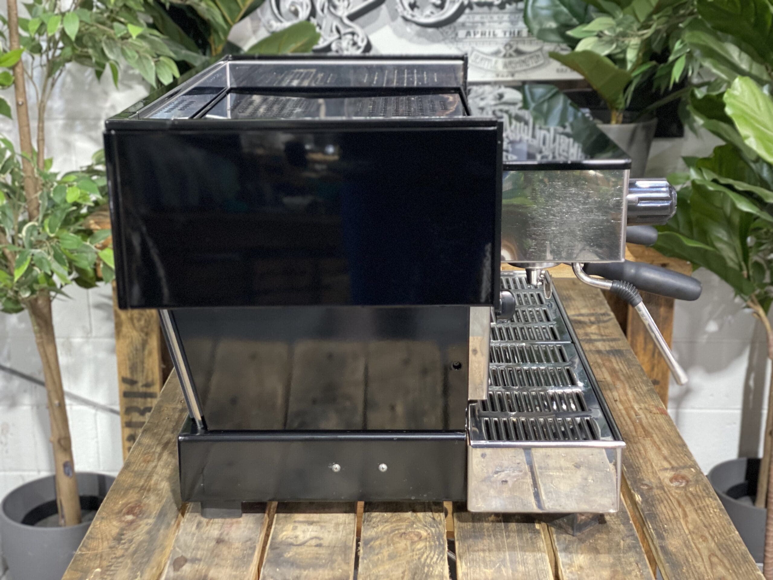La Marzocco Linea Classic - 2 Group Commercial Espresso Machine - Black
