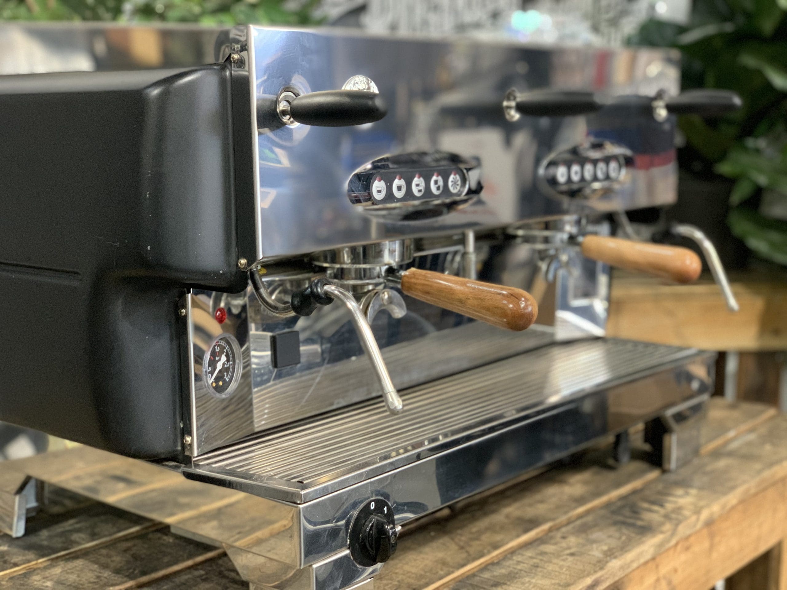 La San Marco 80E Liscea Matte Black - 2 Group Commercial Espresso Machine - Timber