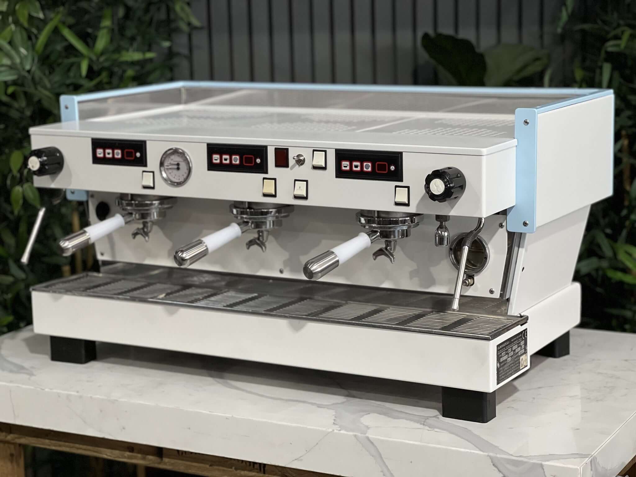 La Marzocco Linea Classic - 3 Group Commercial Espresso Machine