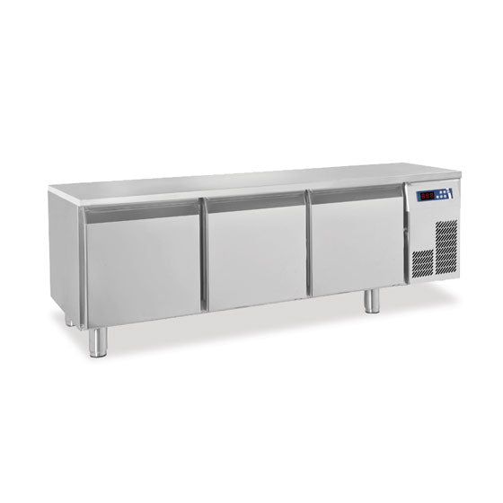 Polaris 3 Door Refrigerated Base SNACK 3TN