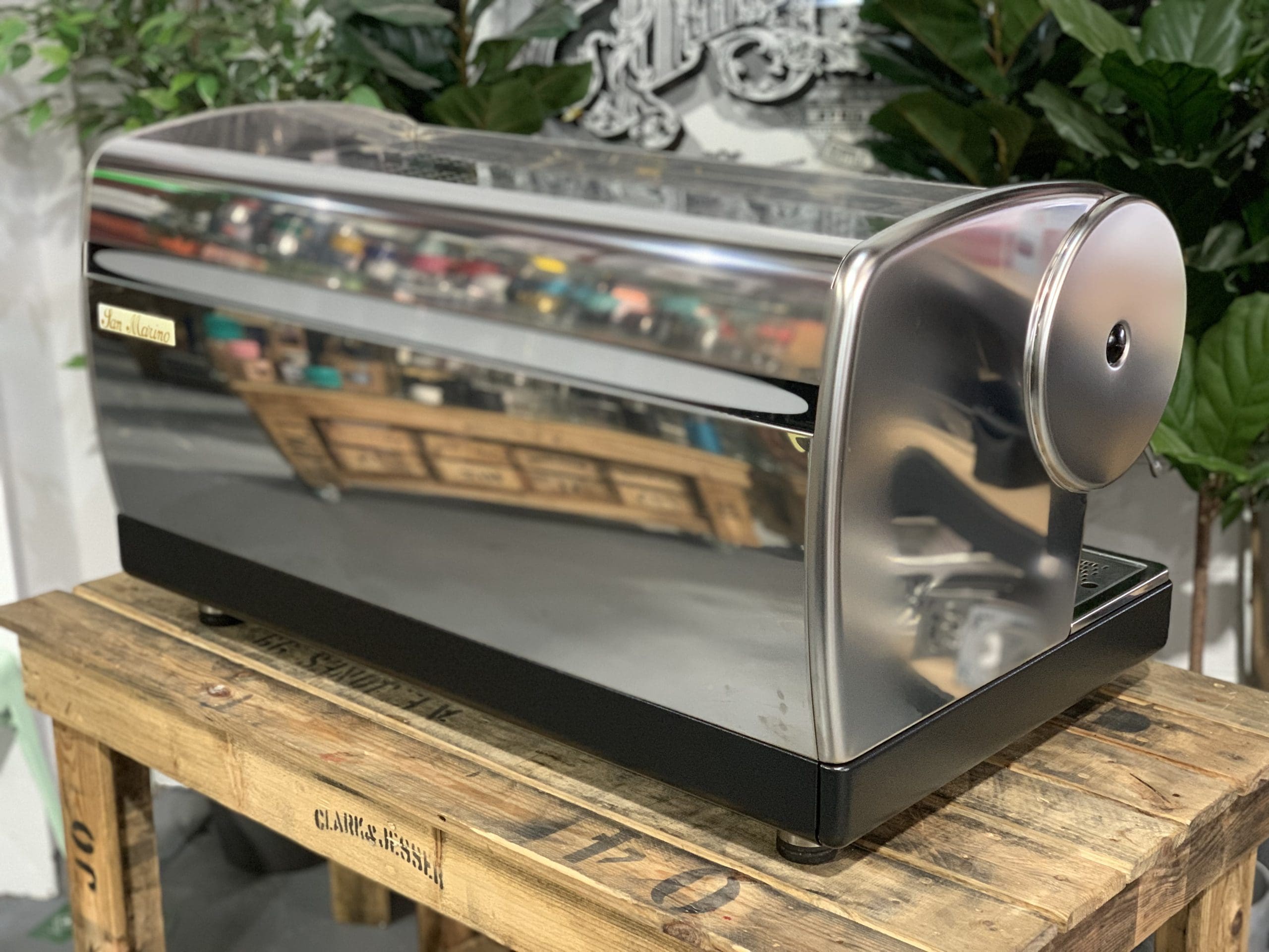 San Marino Lisa R - 3 Group Commercial Espresso Machine