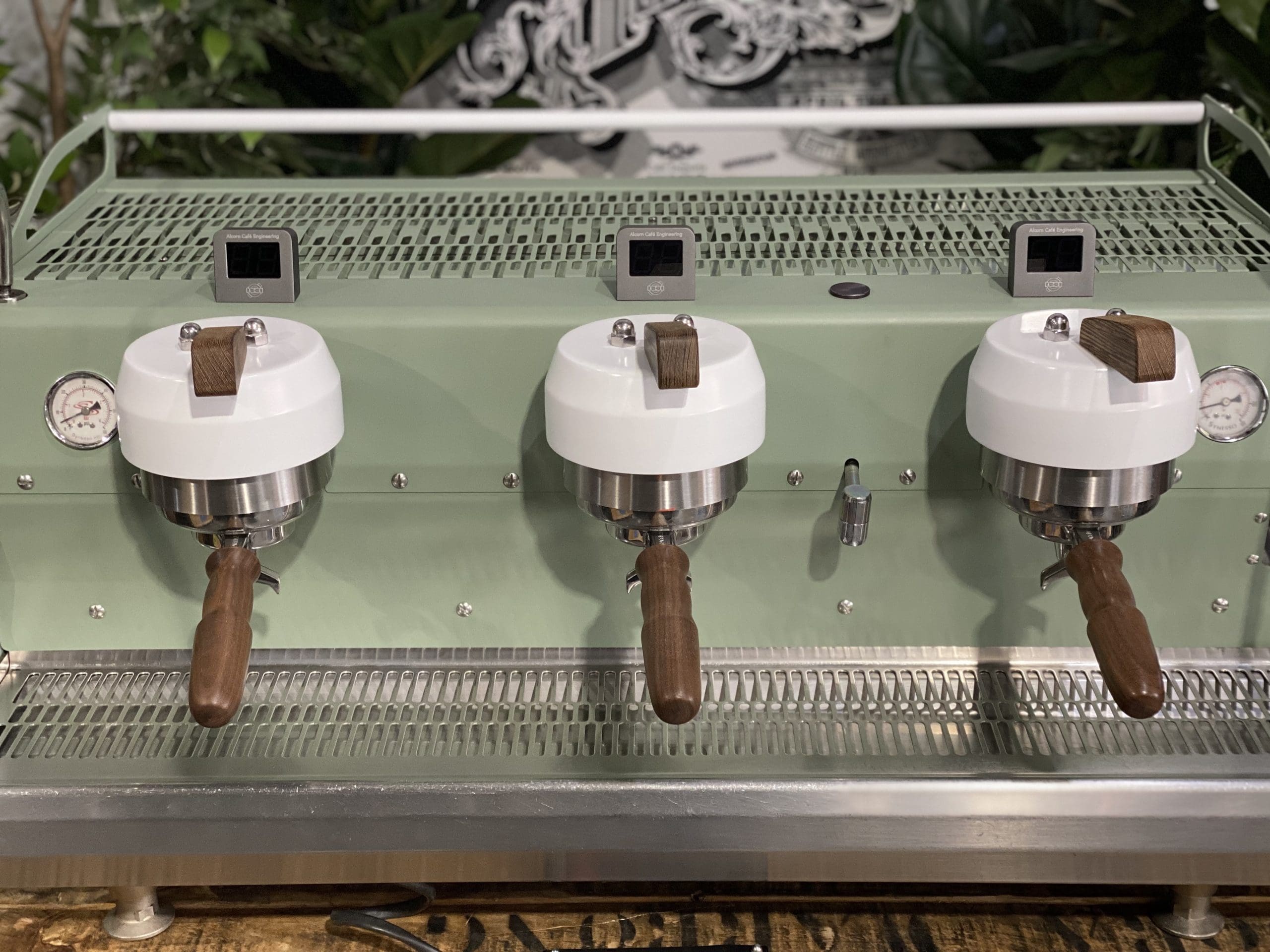 Synesso Cyncra Alcorn Shot Timers 3 Group Green & White & Timber - 30006