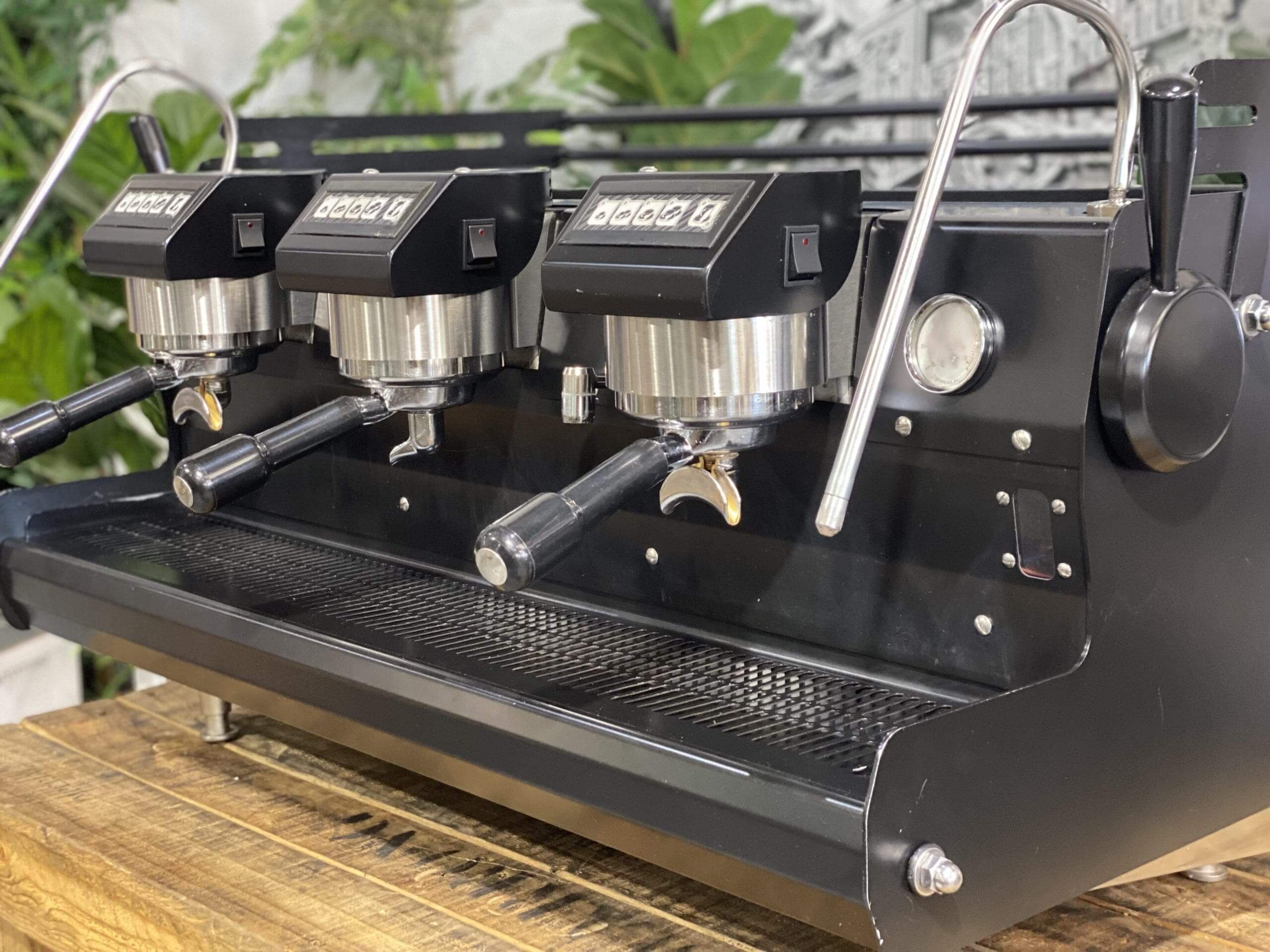 Synesso Sabre - 3 Group Commercial Espresso Machine - Black