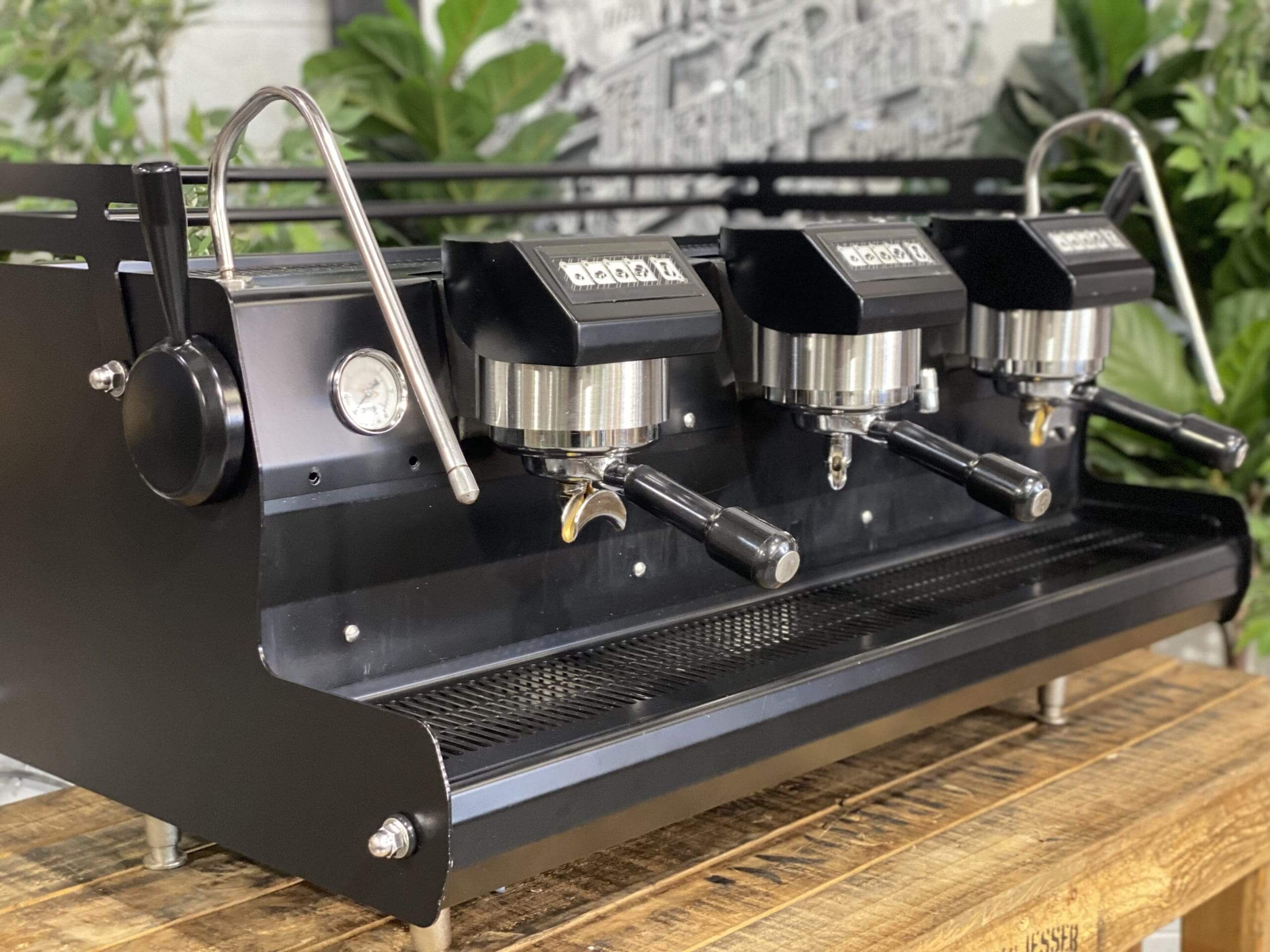 Synesso Sabre - 3 Group Commercial Espresso Machine - Black