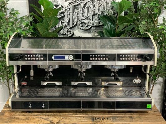 Wega Concept 3 Group Black with Black Splash Back - 511