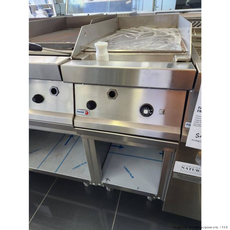 CLEARANCE - Fagor 700 series natural gas mild steel 1 zone fry top FTG7-05L