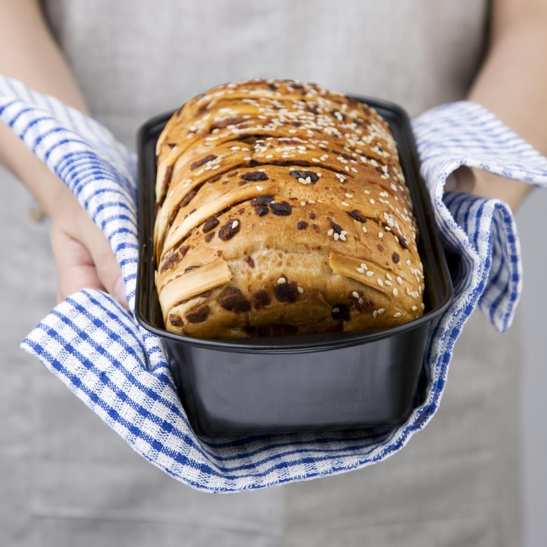Vogue Non-Stick Loaf Tin 255mm - GD005