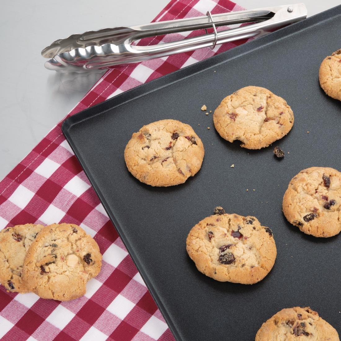 Vogue Non-Stick Patisserie Tray - K339
