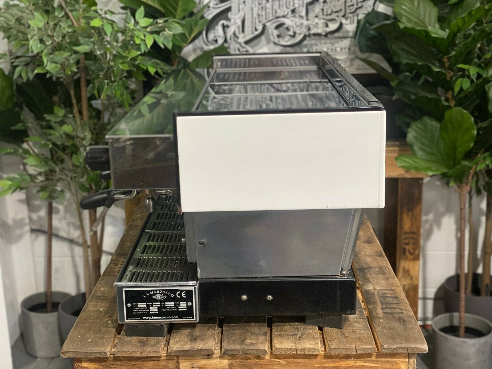 La Marzocco Linea Classic - 4 Group Commercial Espresso Machine - White