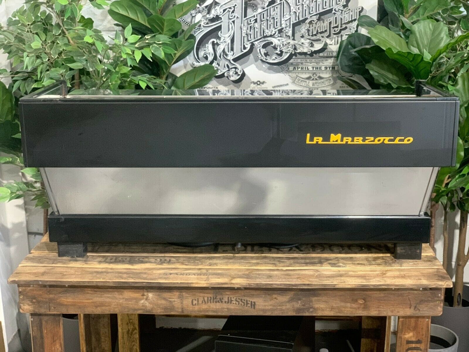 La Marzocco Linea Classic Black - 4 Group Commercial Espresso Machine - Stainless Steel