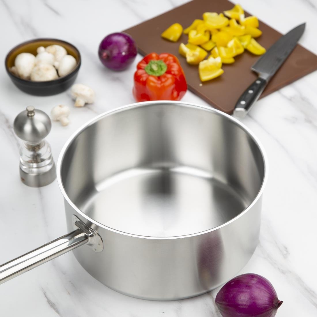 Vogue Stainless Steel Saucepan 8Ltr - M946