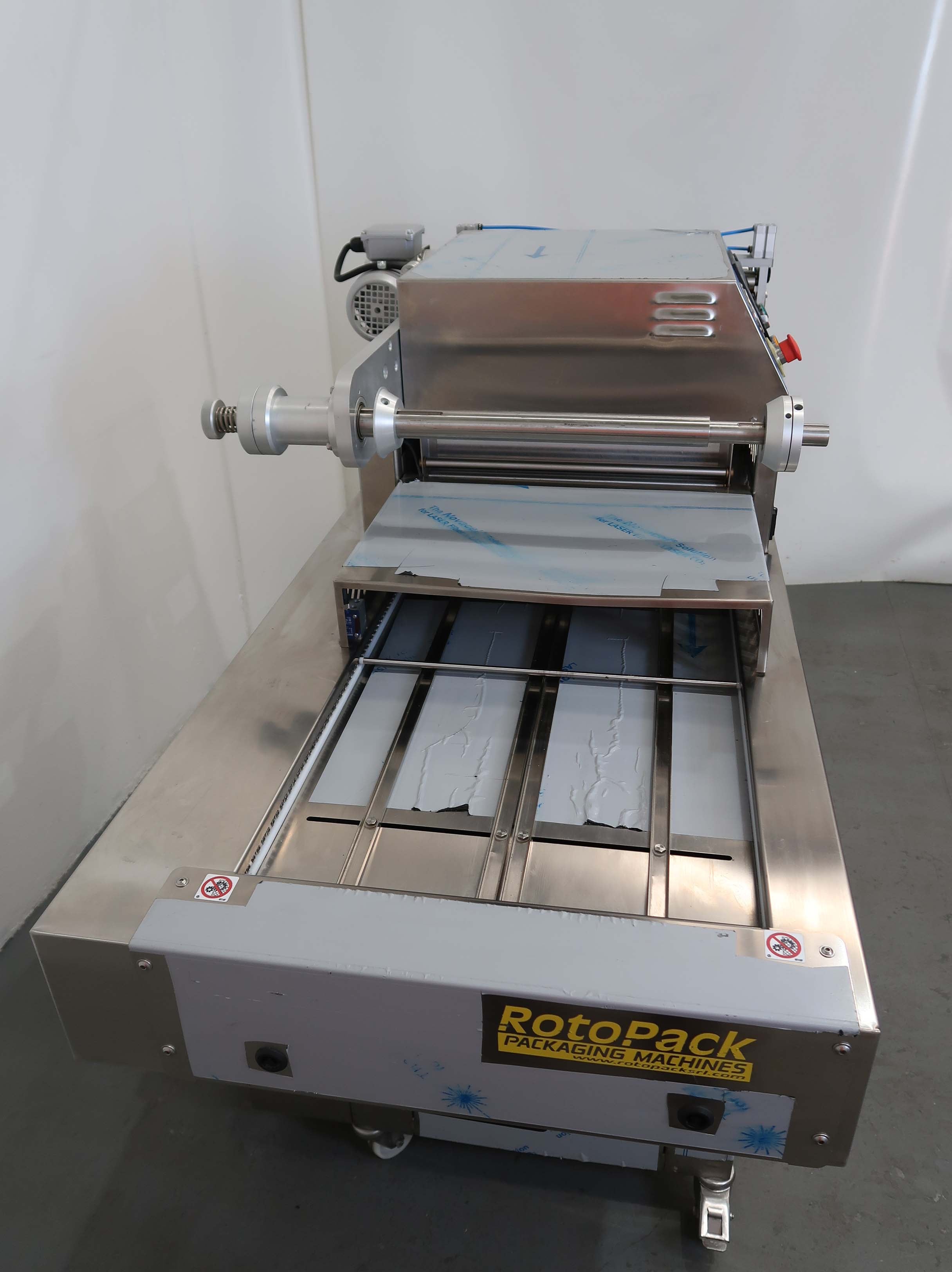 Rotopack Easy-Skin Vacuum Packaging Machine - 718410