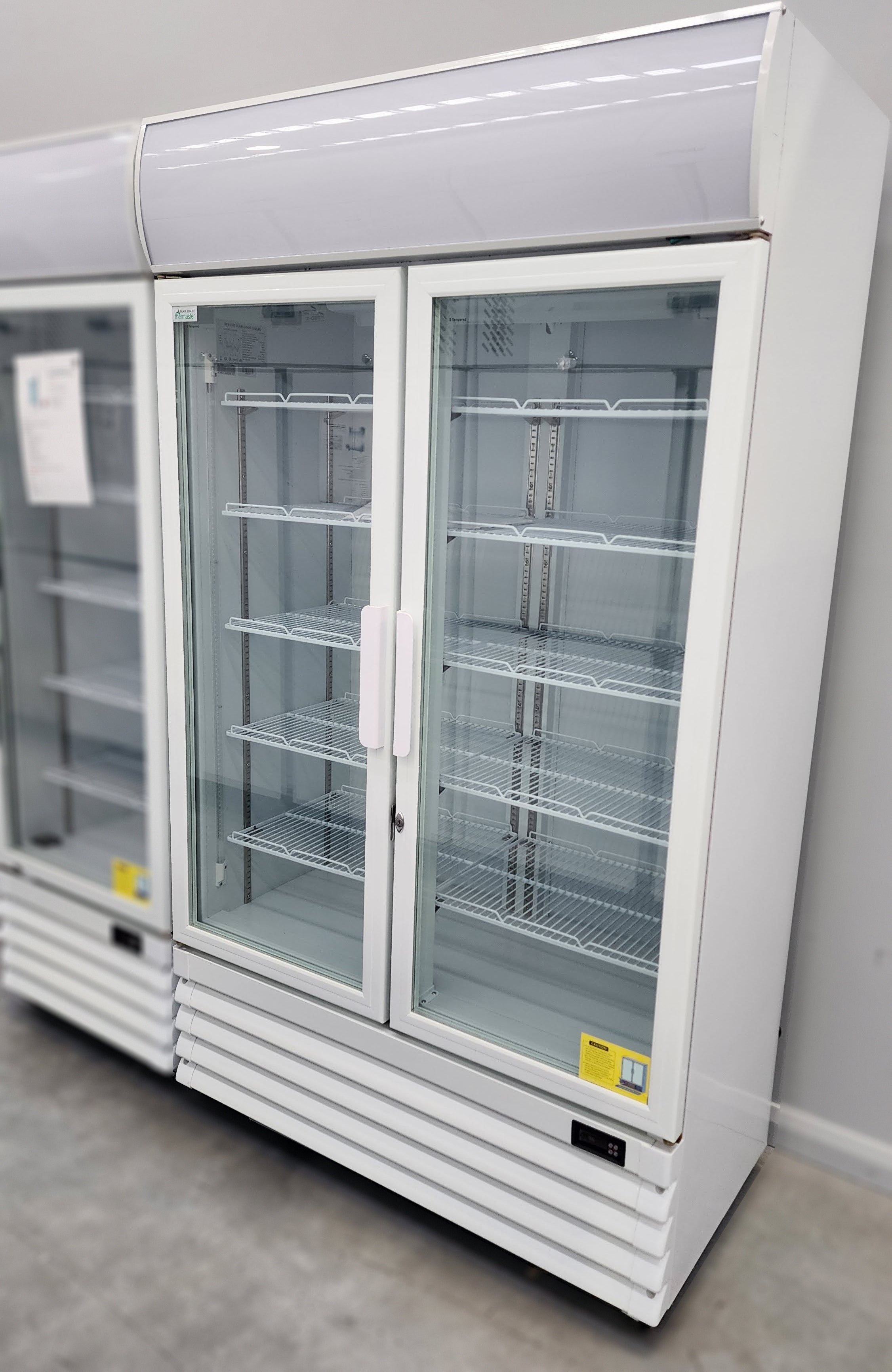 Thermaster 1000L Two Glass Door Colourbond Upright Drink Fridge White LG-1000P