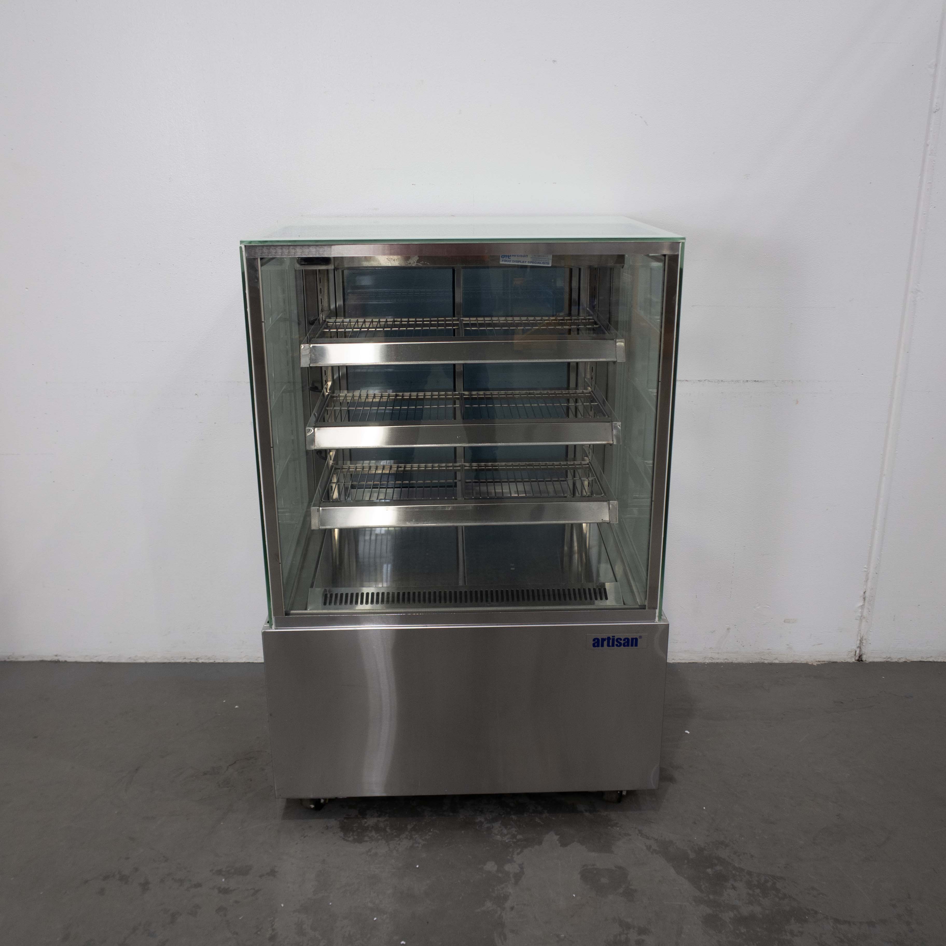 Artisan M3409B Refrigerated Display - 752507