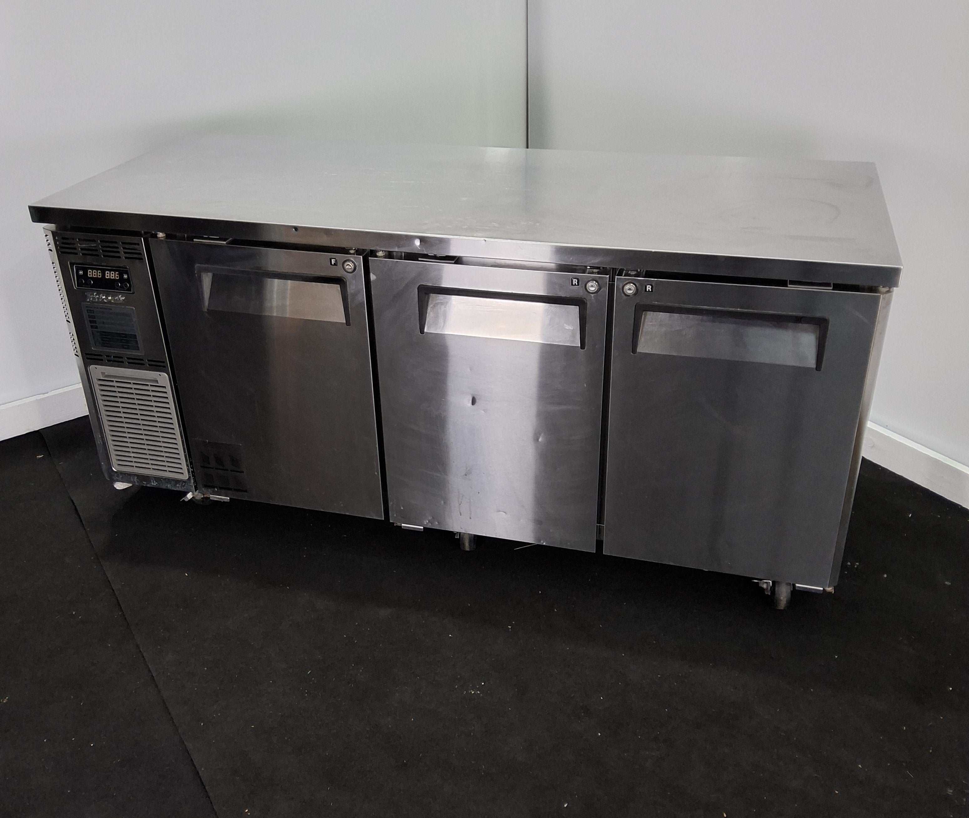 Turbo Air KURF18-3-N Undercounter Fridge/Freezer - 771788