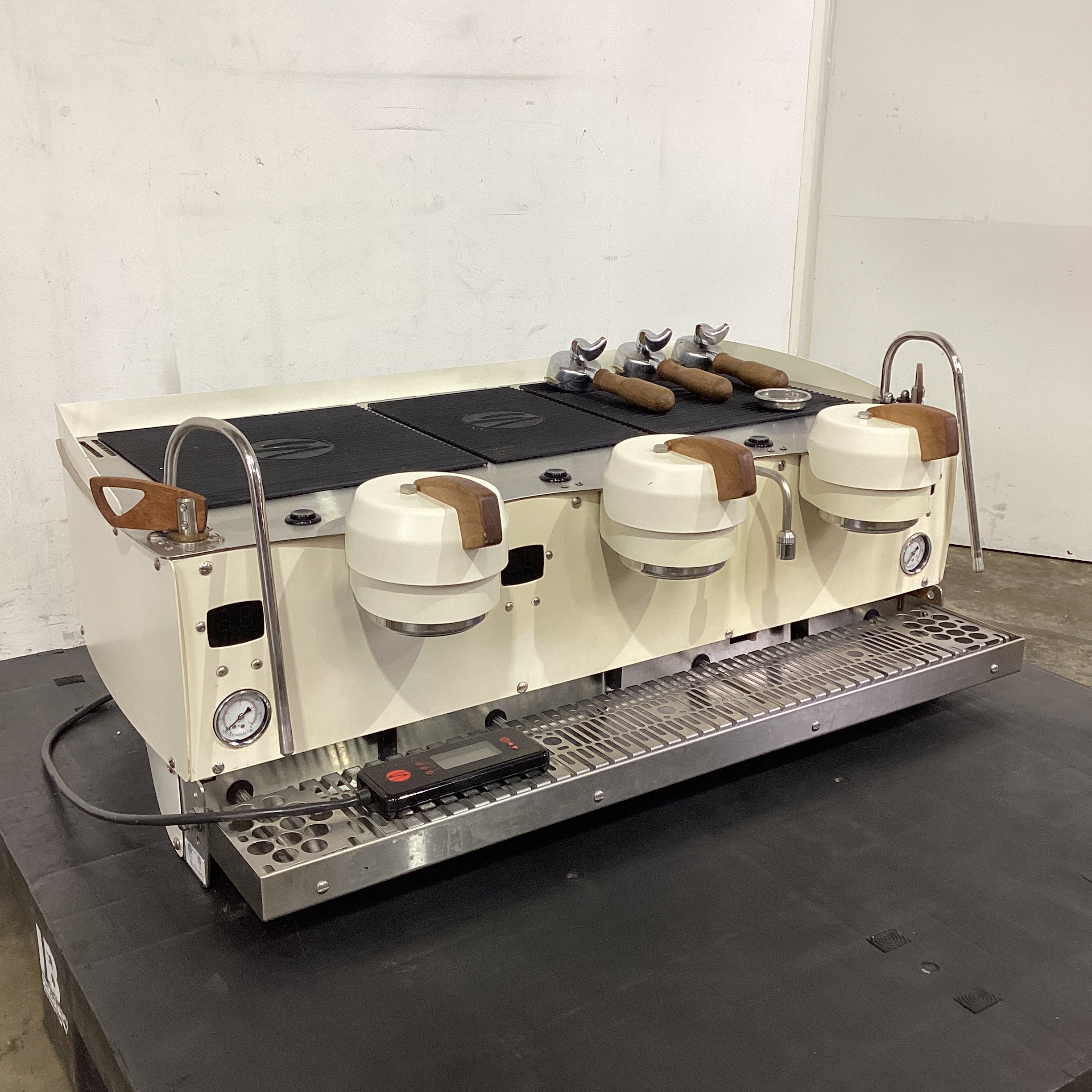 Synesso S300 S Series 3 Group Coffee Machine - 785359
