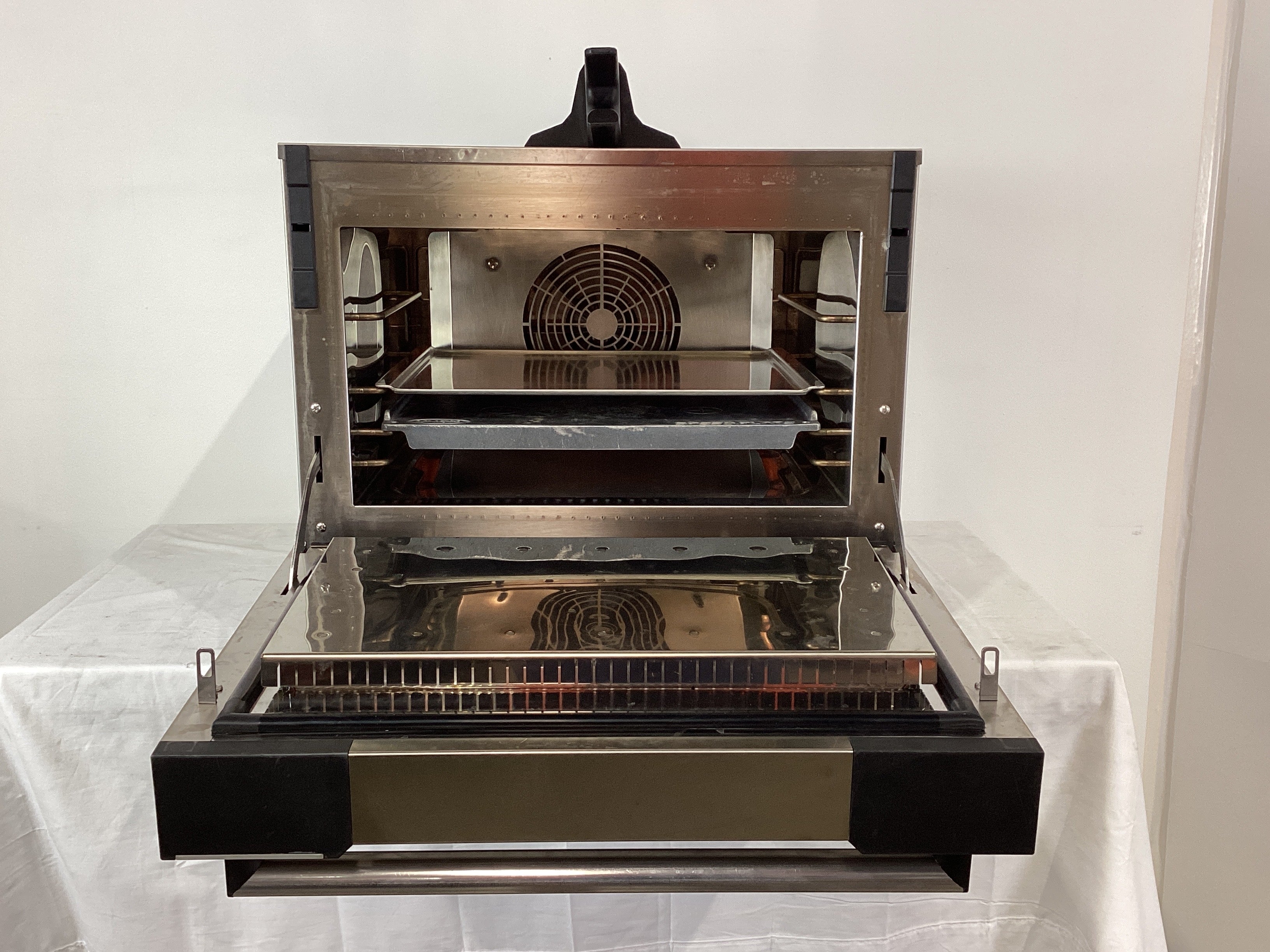 Unox XESW-03HS-MDDN Speed Oven - 786502