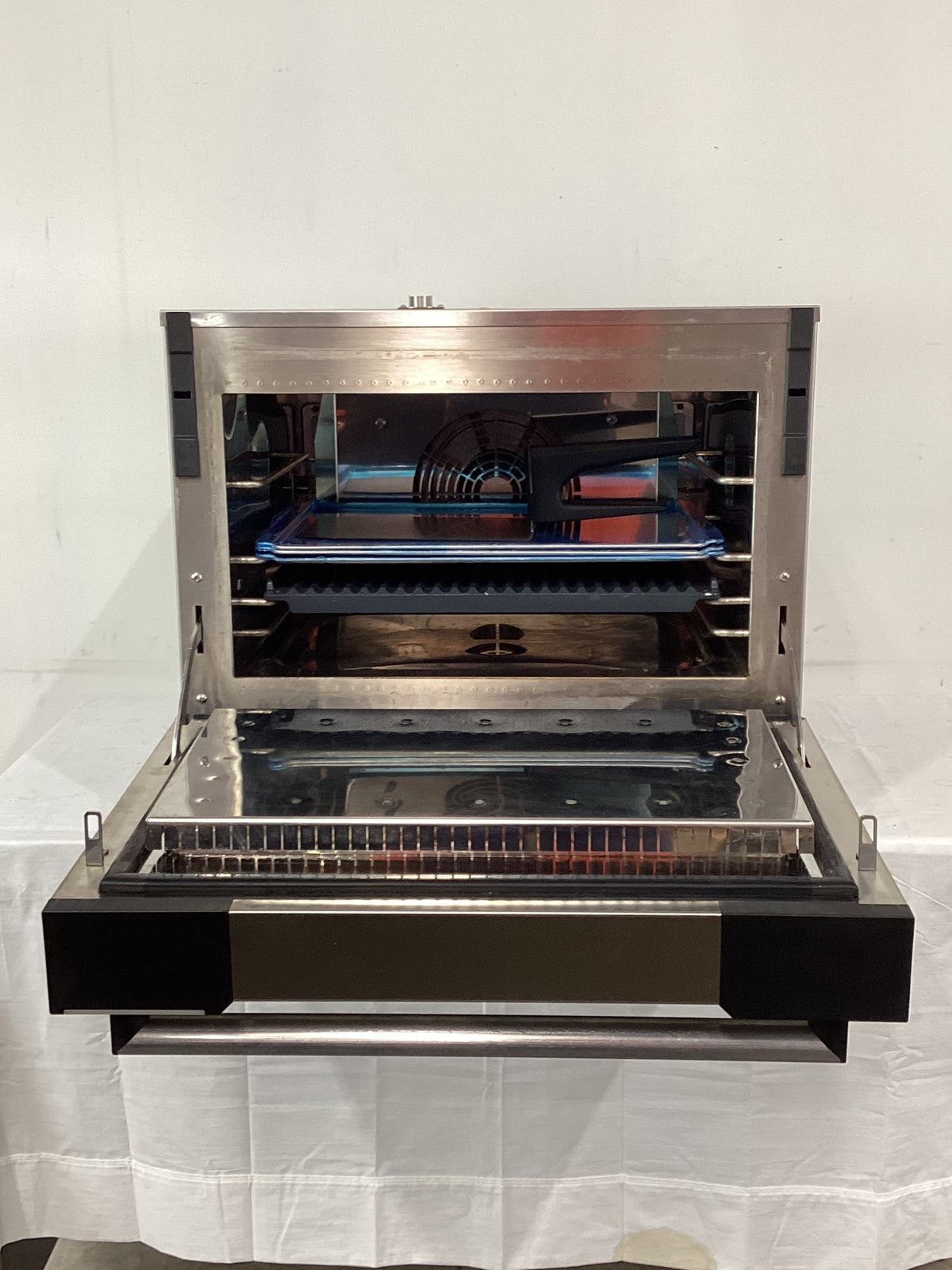 Unox XESW-03HS-EDDN Speed Oven - 814610