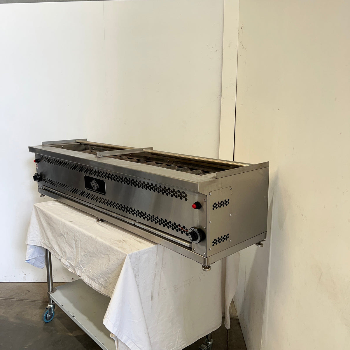 Style Global LGROBG-1800  Robata / Yakatori Style Grills - 830917